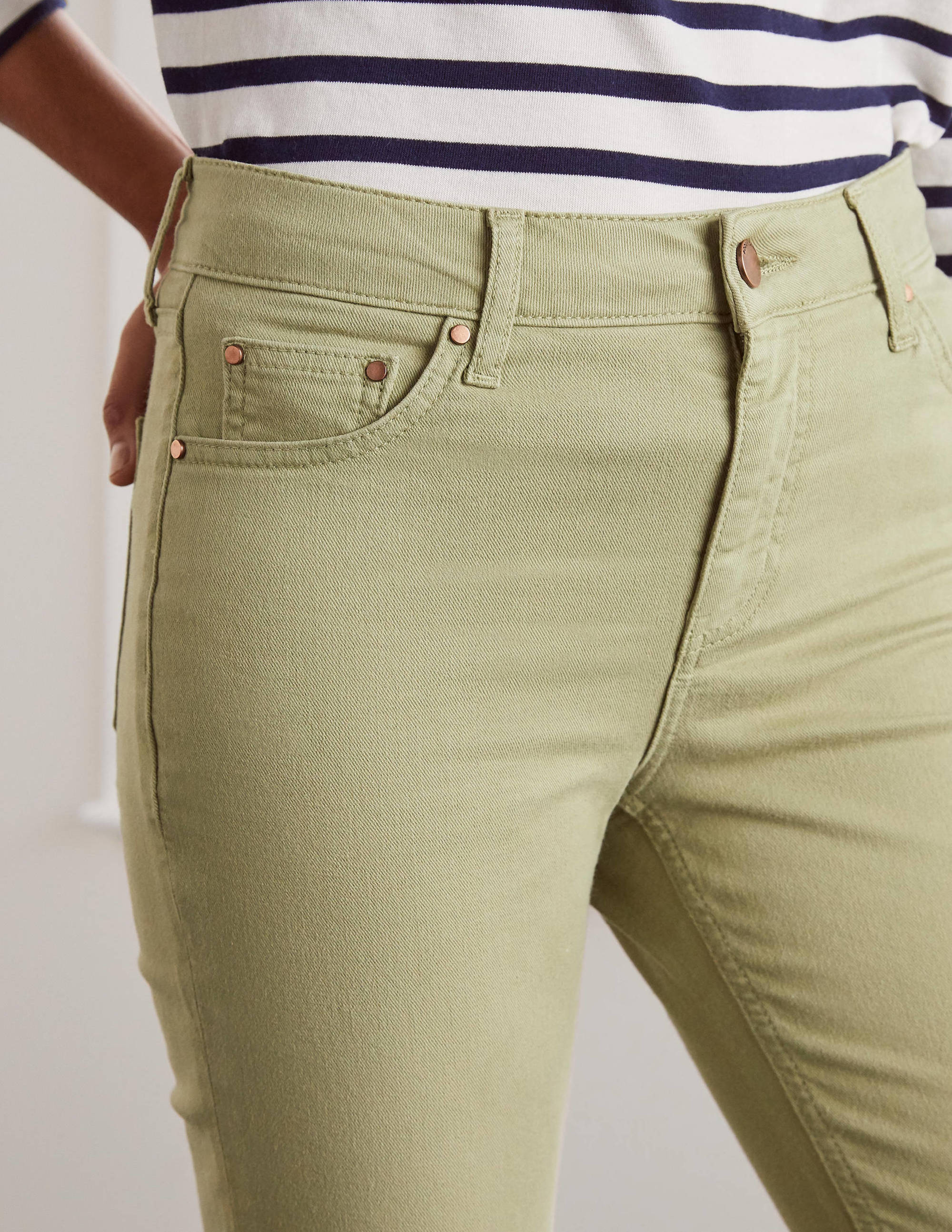 Schmale 7/8-Hose mit geradem Schnitt-Zartes Mintgrün - Image 4