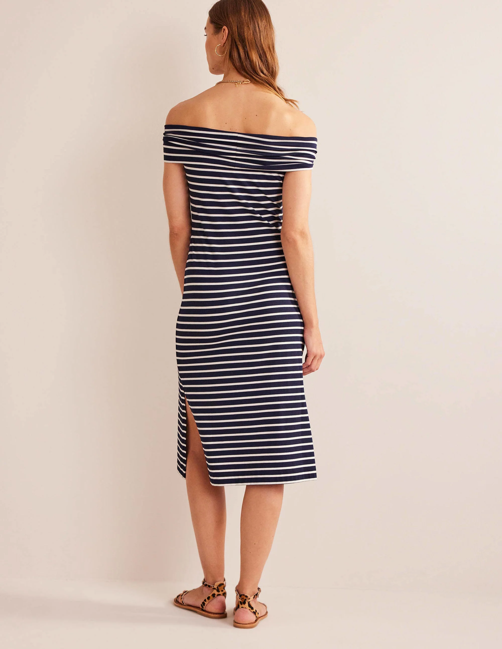 Schulterfreies Midikleid aus Jersey-Naturweiß/Marineblau, Gestreift - Image 3