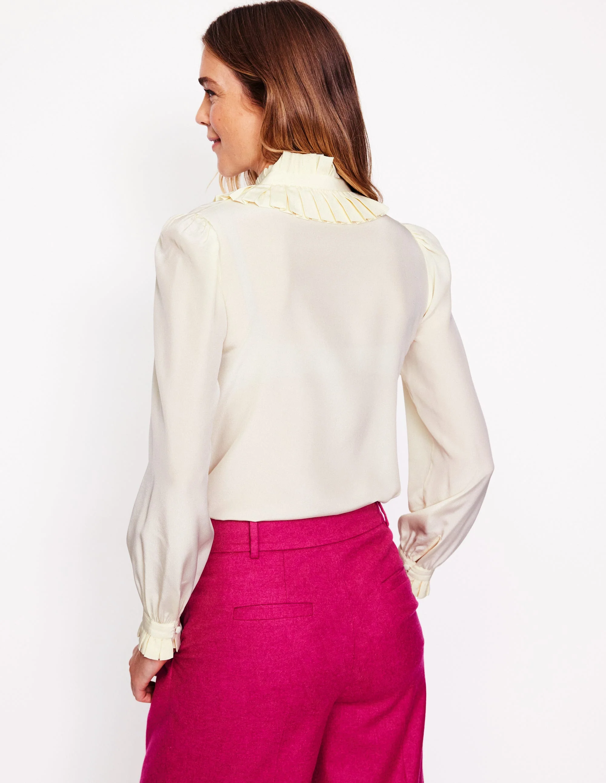 Seidenbluse mit Rüschenkragen-Ivory and Navy Spot - Image 3