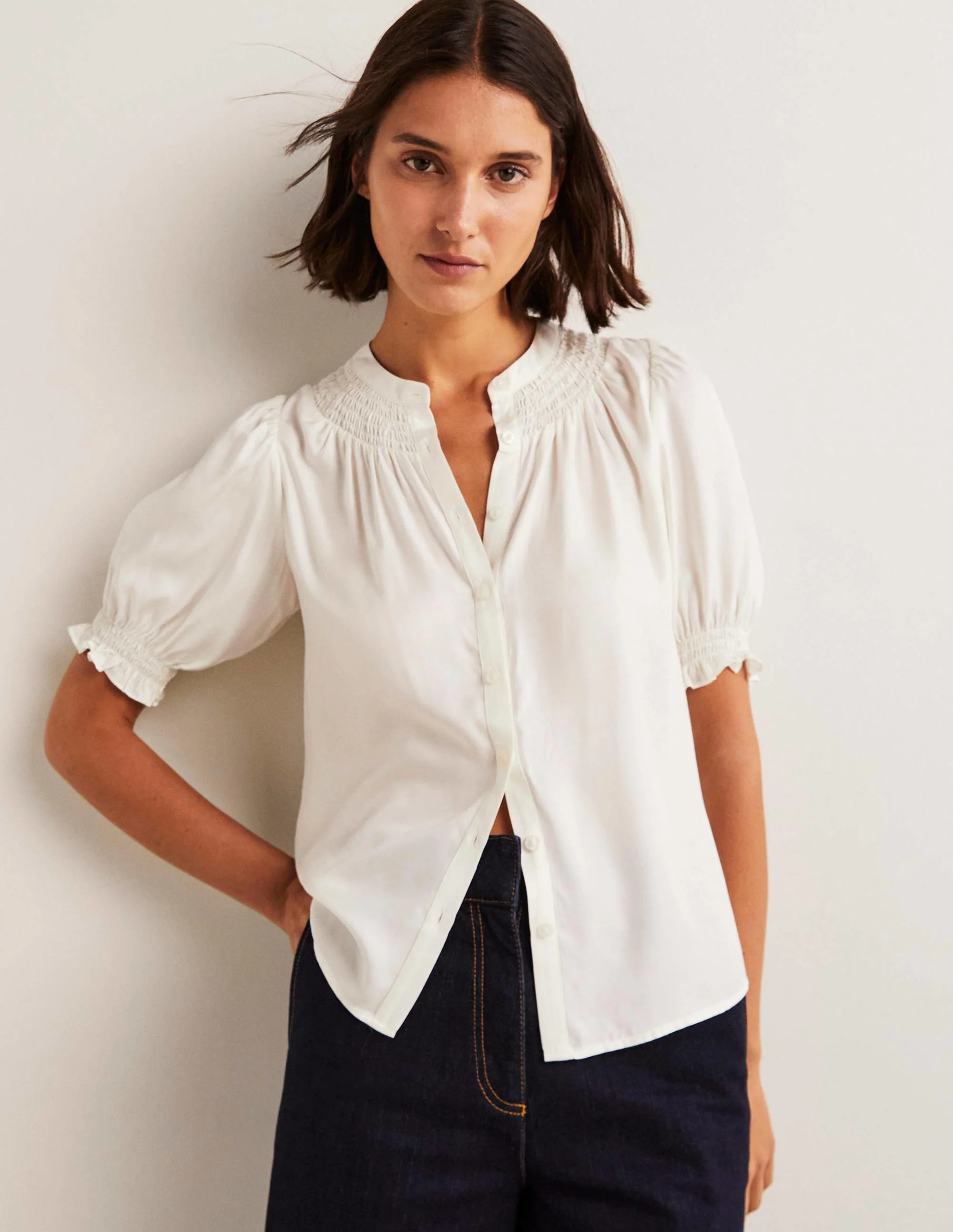 Seidenbluse mit Smokdetails-Naturweiß