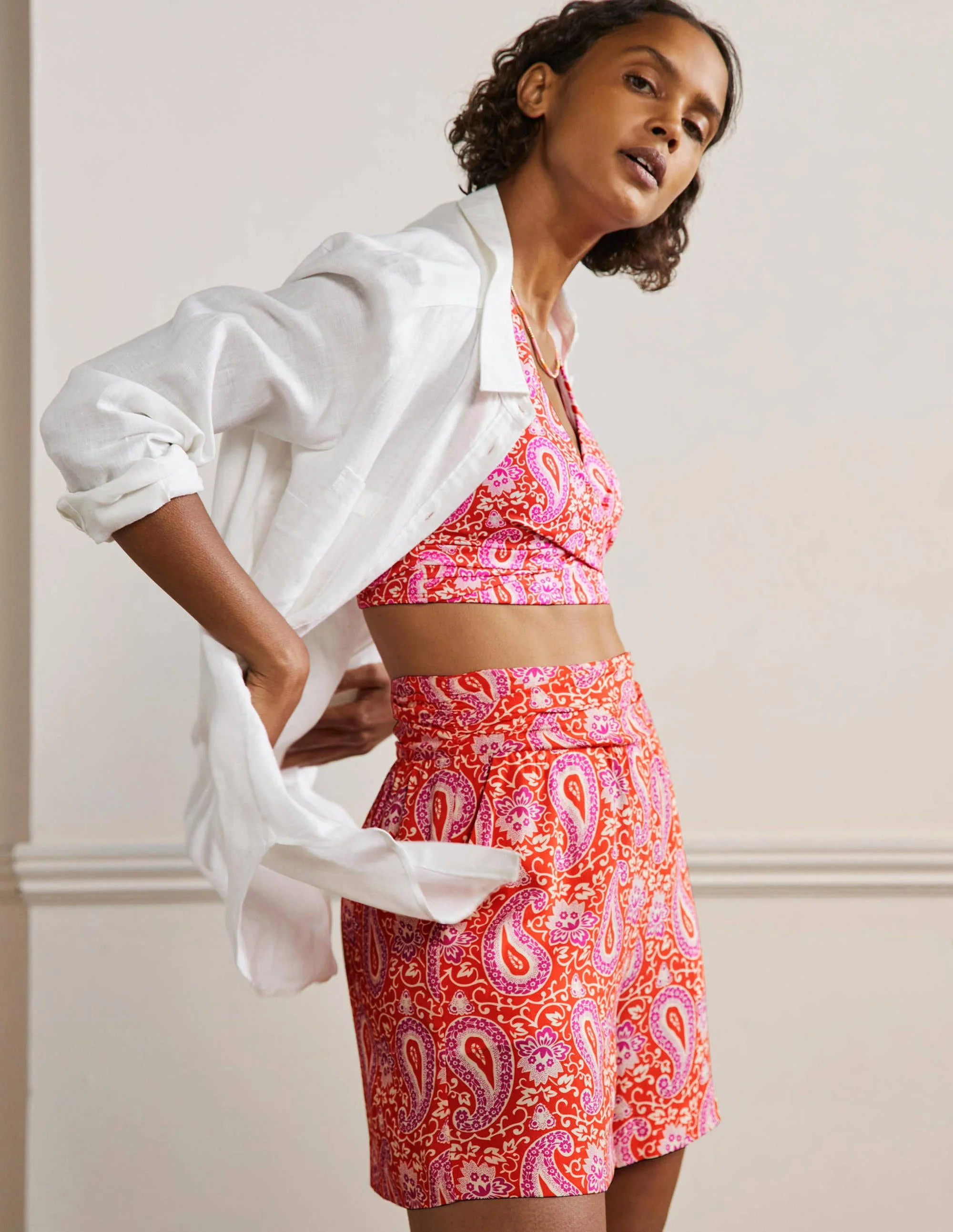 Shorts mit gerafftem Taillenbund-Papayaorange, Bezauberndes Paisleymuster