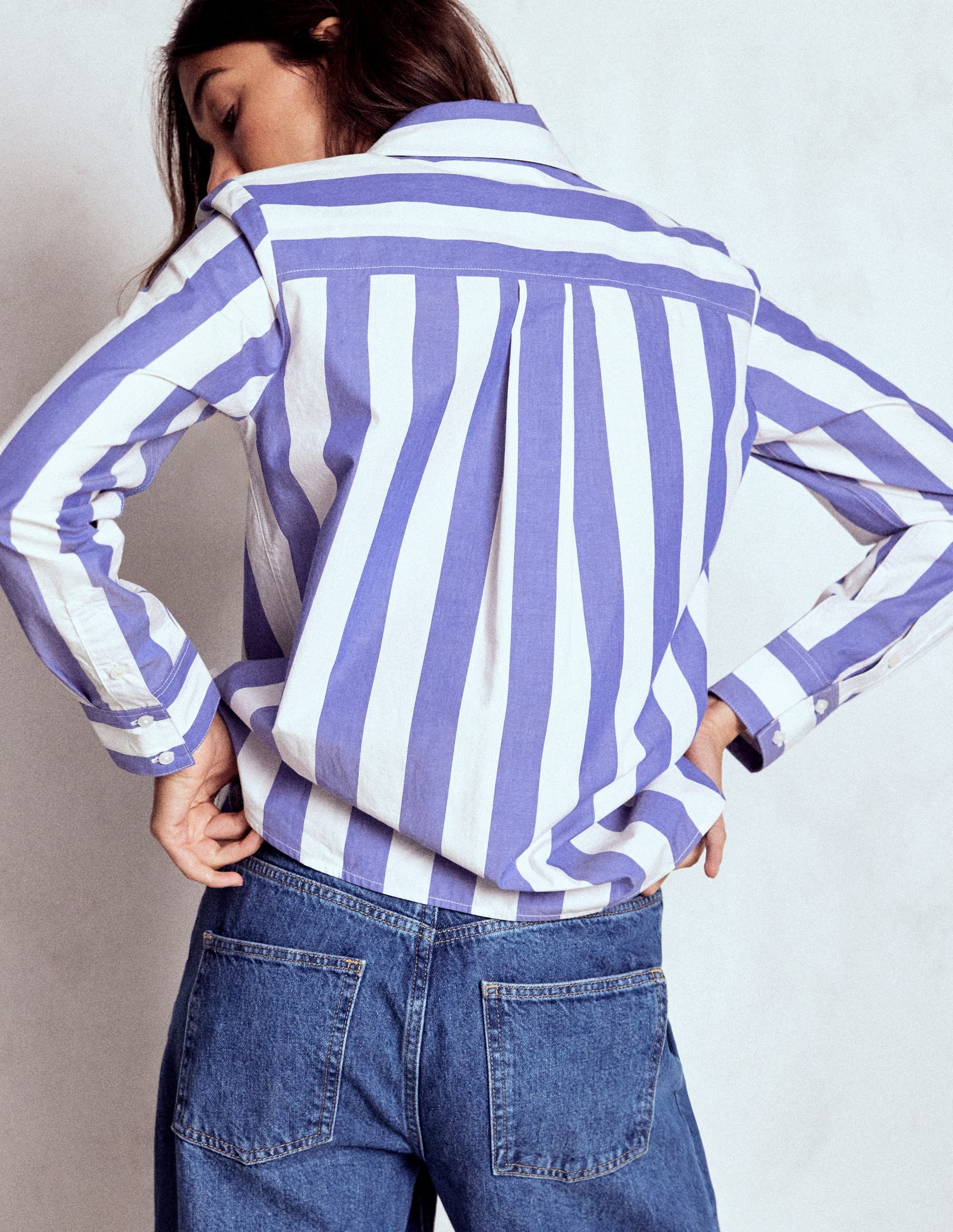 Sienna Baumwollhemd-Leuchtendes Blau und Naturweiß Streifen - Image 3