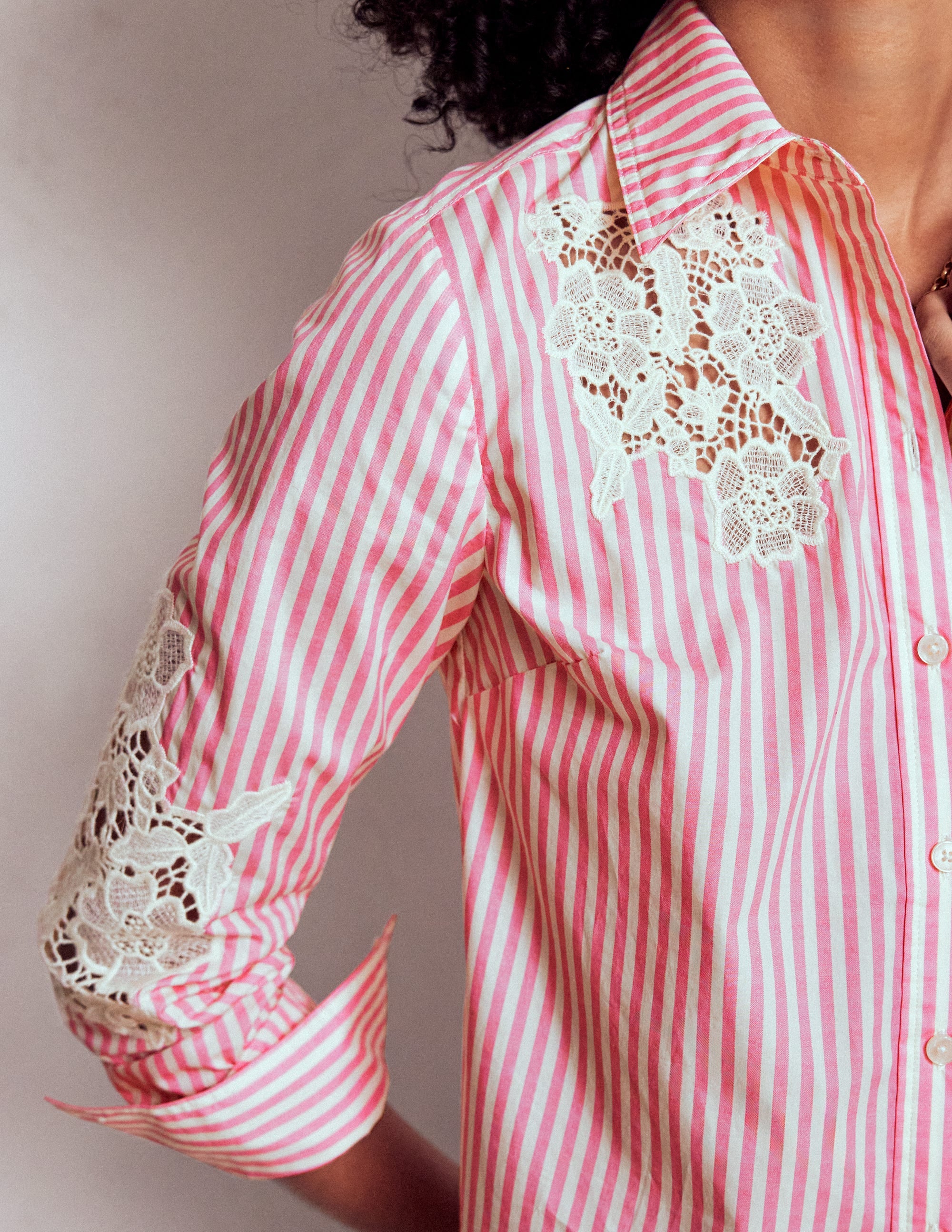 Sienna Baumwollhemd-Rosa und Naturweiß Cutwork-Streifen - Image 2