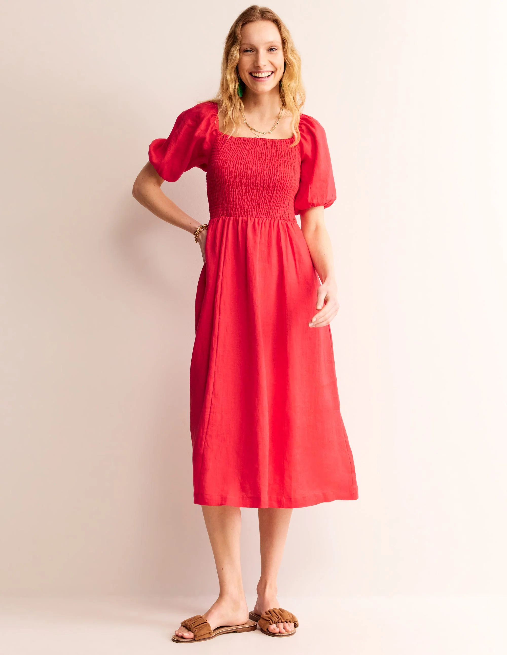 Sky Gesmoktes Midikleid aus Leinen-Hibiskus - Image 2