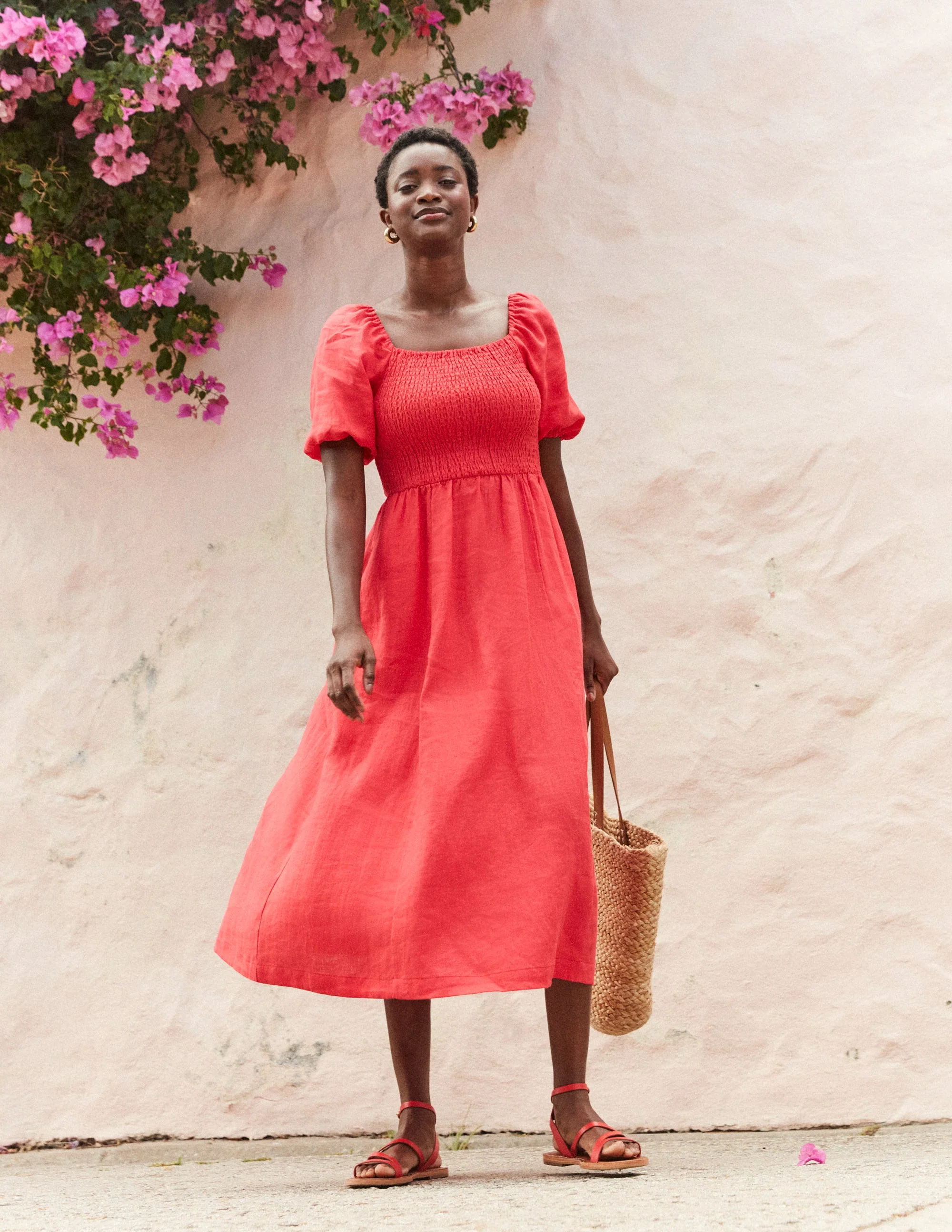 Sky Gesmoktes Midikleid aus Leinen-Hibiskus - Image 5