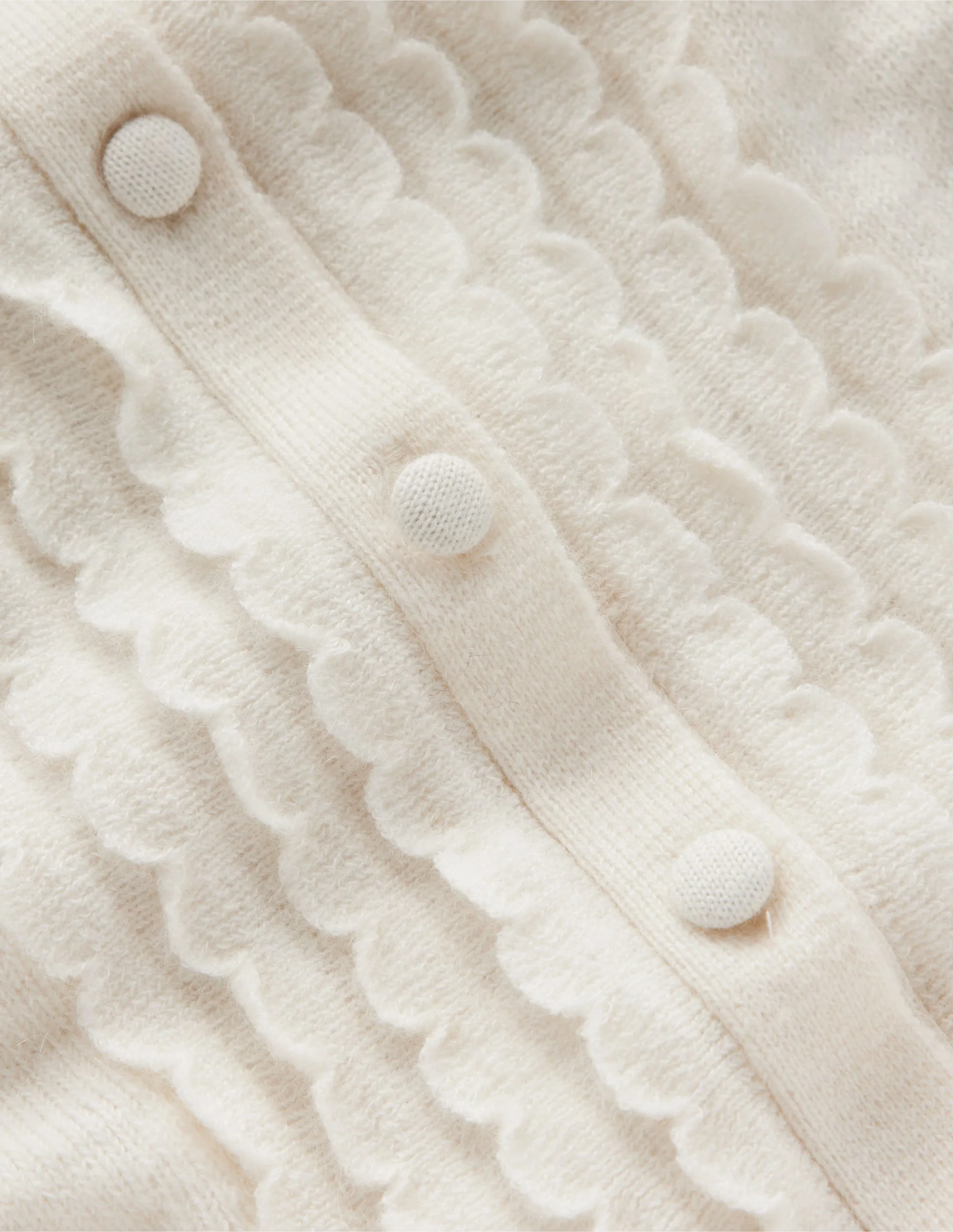 Strickjacke mit Muschelsaum an den Ärmeln-Warmes Naturweiß - Image 6