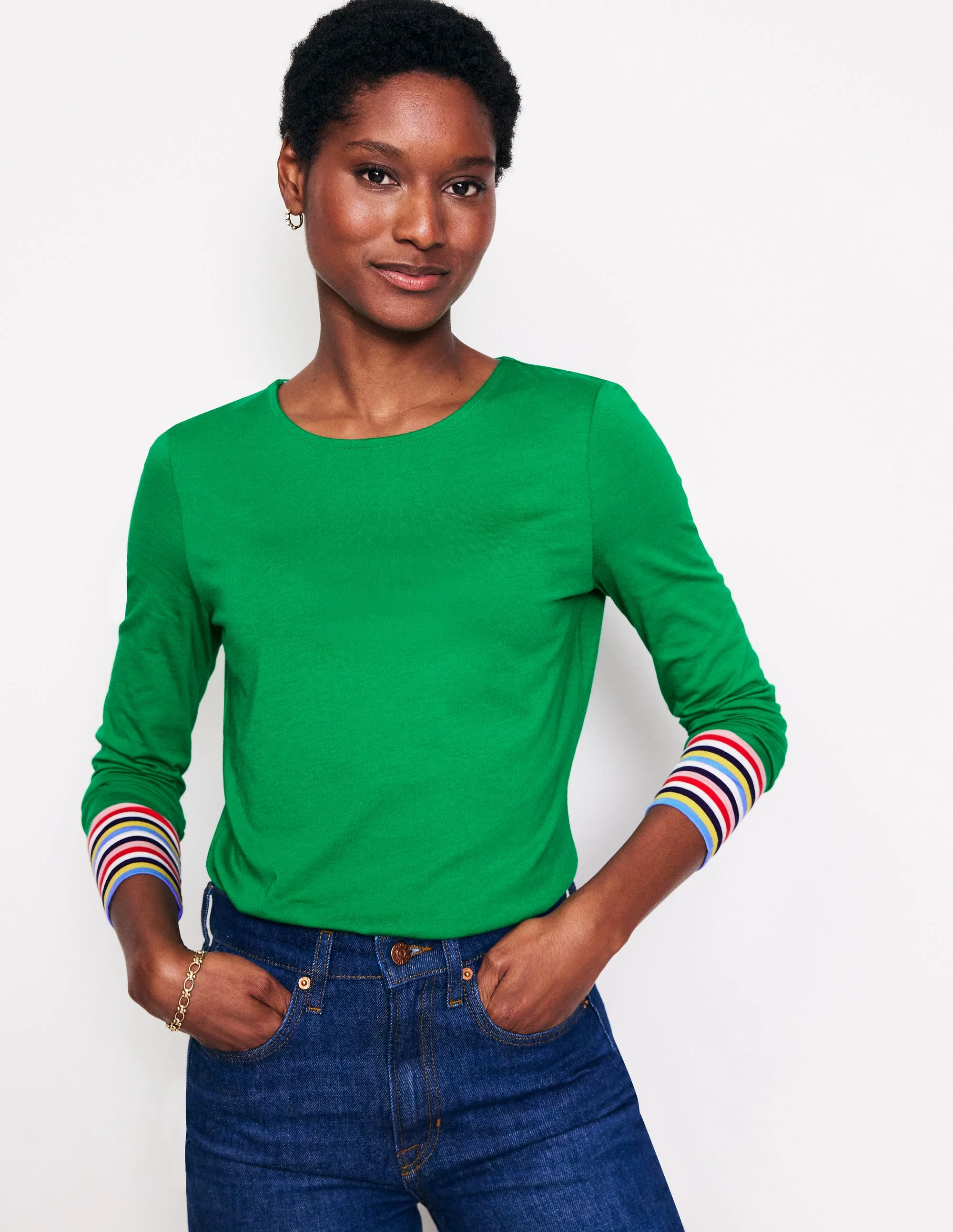 Superweiches Oberteil mit Rundhalsausschnitt-Grün Bunte Manschetten Streifen - Image 4