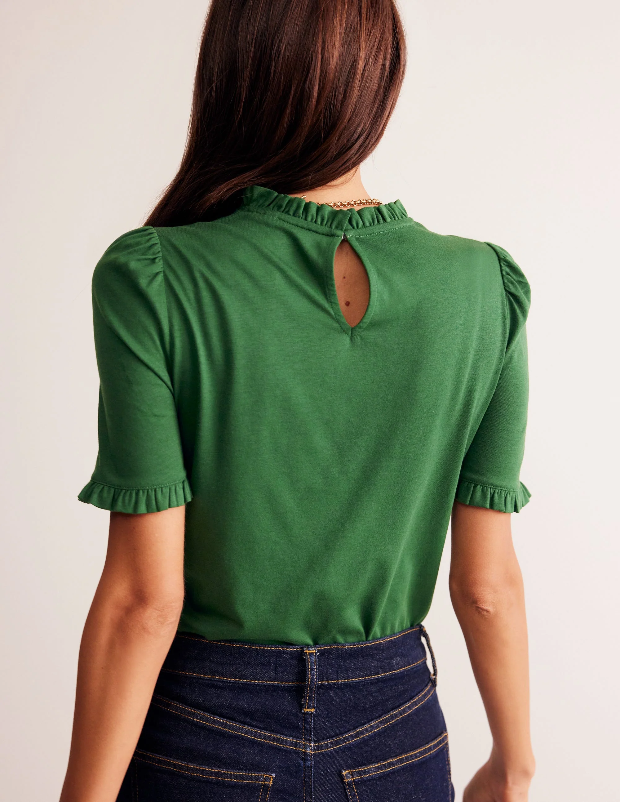 Superweiches T-Shirt mit Rüschendetail-Pinie - Image 3