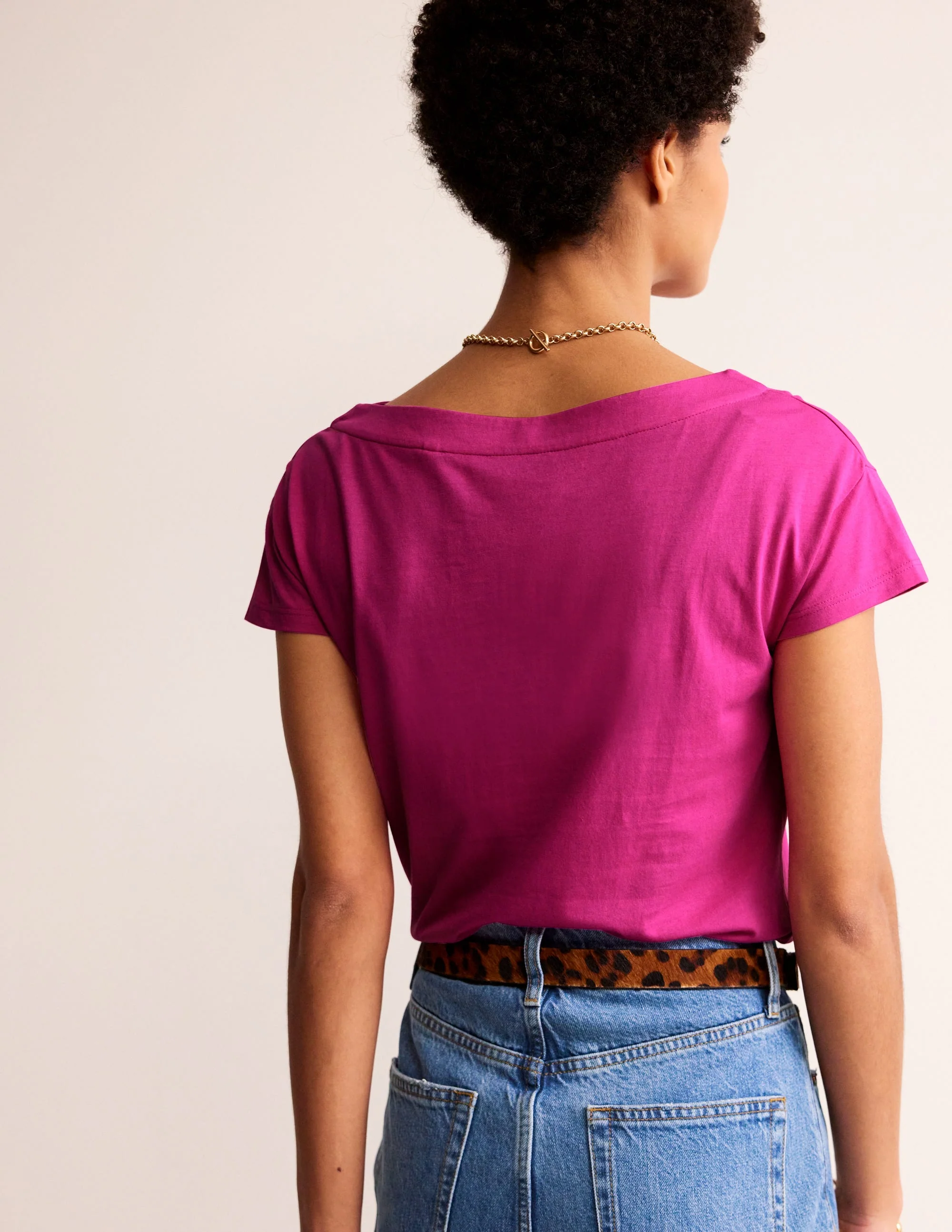 Superweiches T-Shirt mit U-Boot-Ausschnitt-Magenta - Image 3