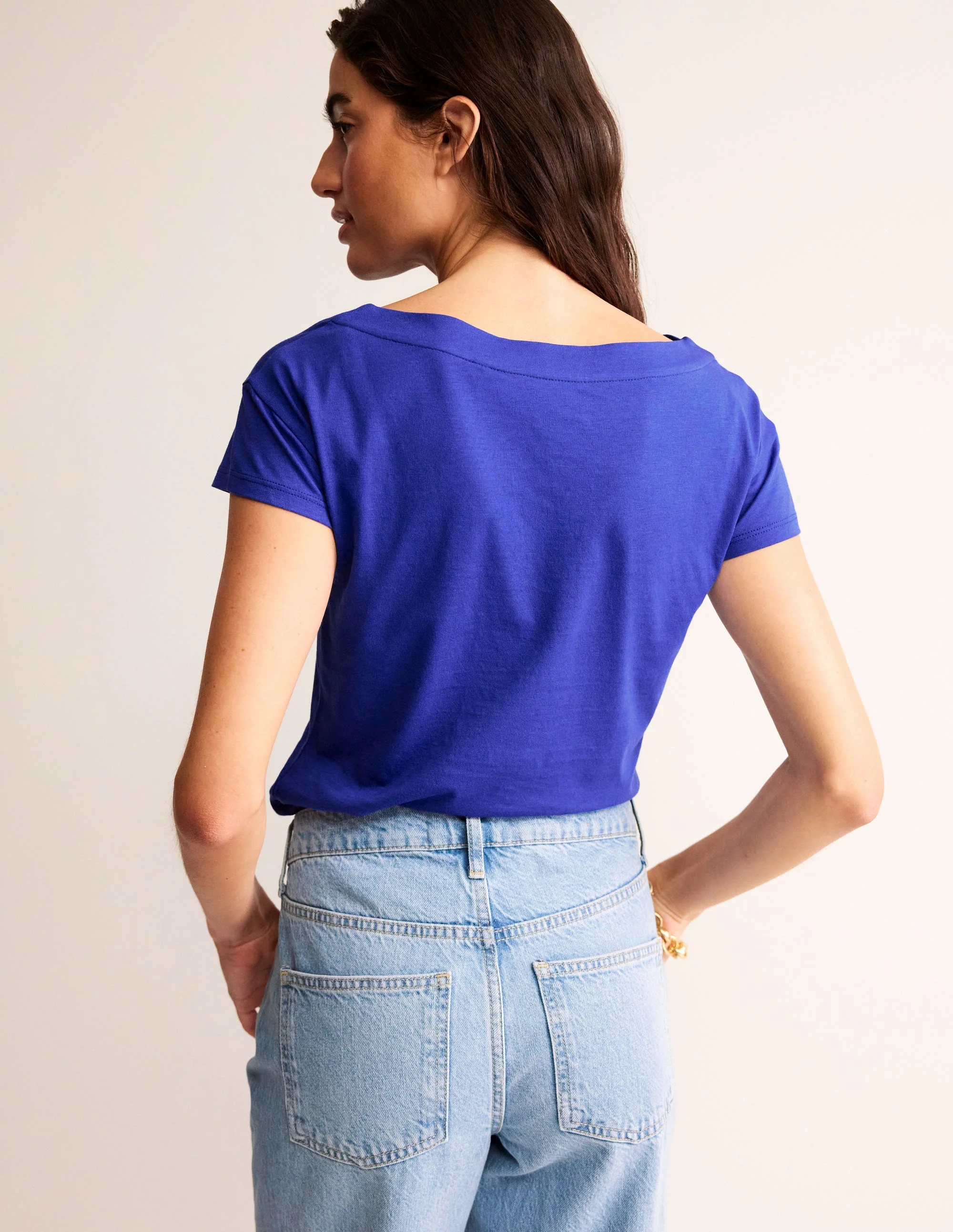Superweiches T-Shirt mit U-Boot-Ausschnitt-Surf the Web - Image 3