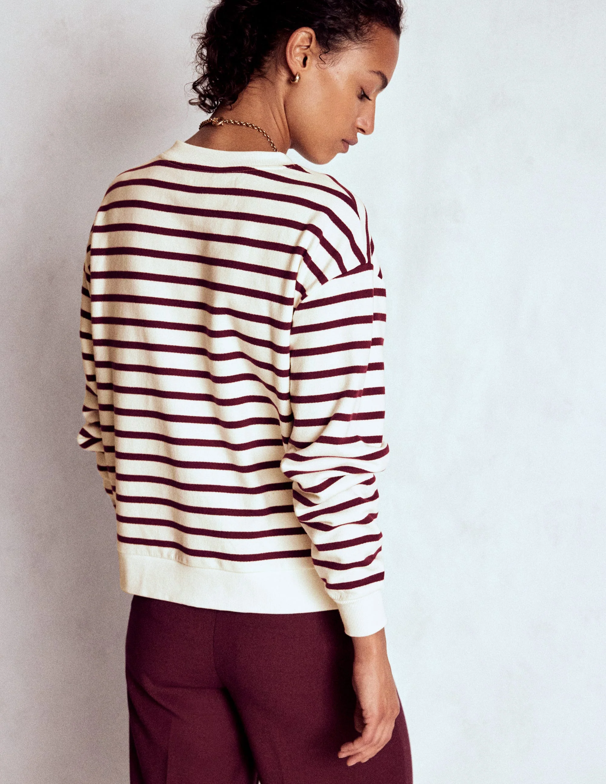 Sweatshirt mit Knopfdetail-Dunkler Blauregen, Naturweiß - Image 3