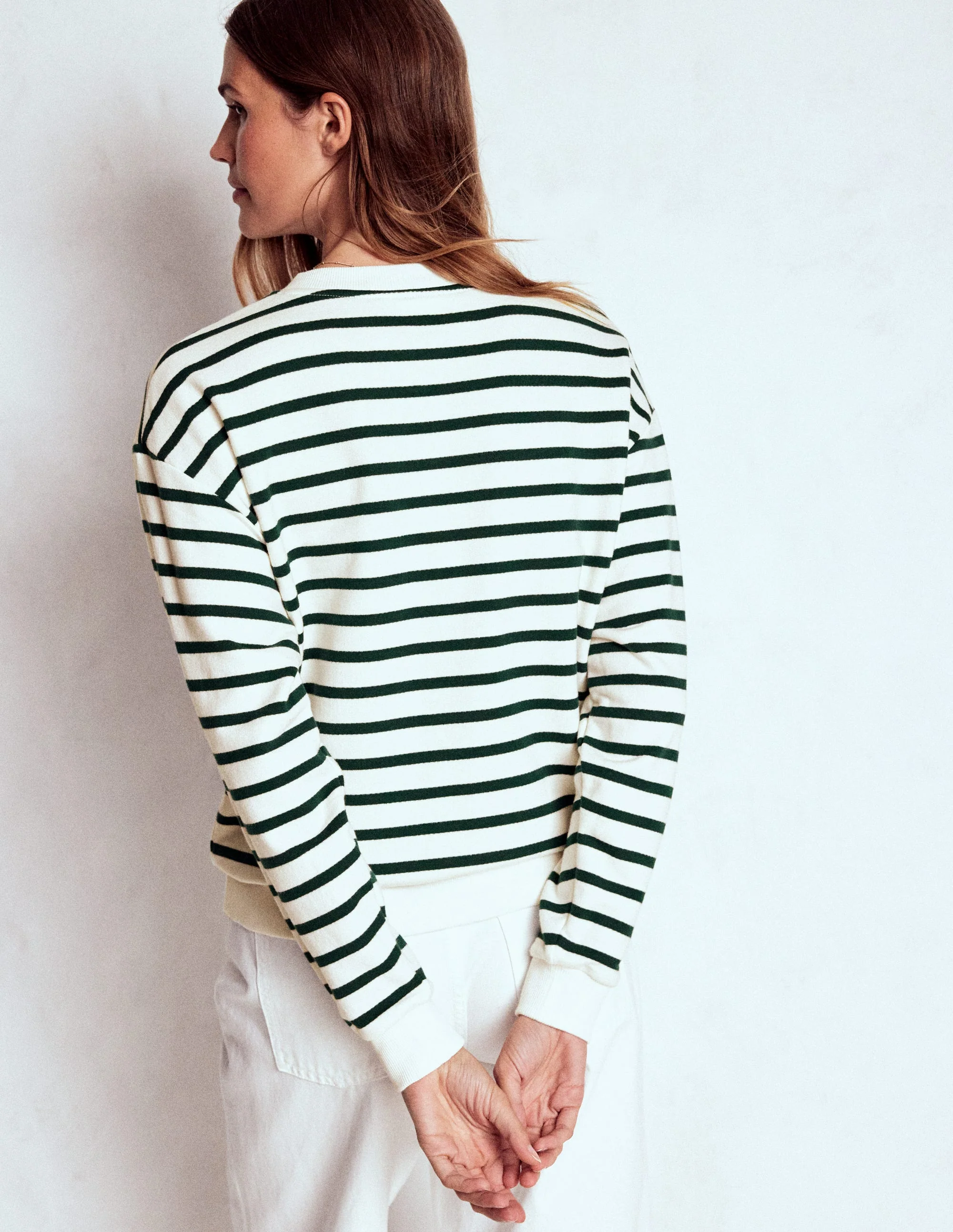 Sweatshirt mit Knopfdetail-Dunkles Smaragdgrün, Naturweiß - Image 3