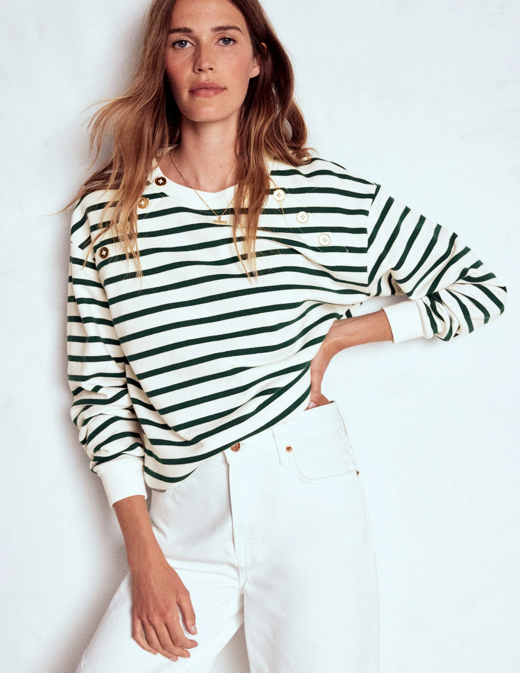 Sweatshirt mit Knopfdetail-Dunkles Smaragdgrün, Naturweiß - Image 4