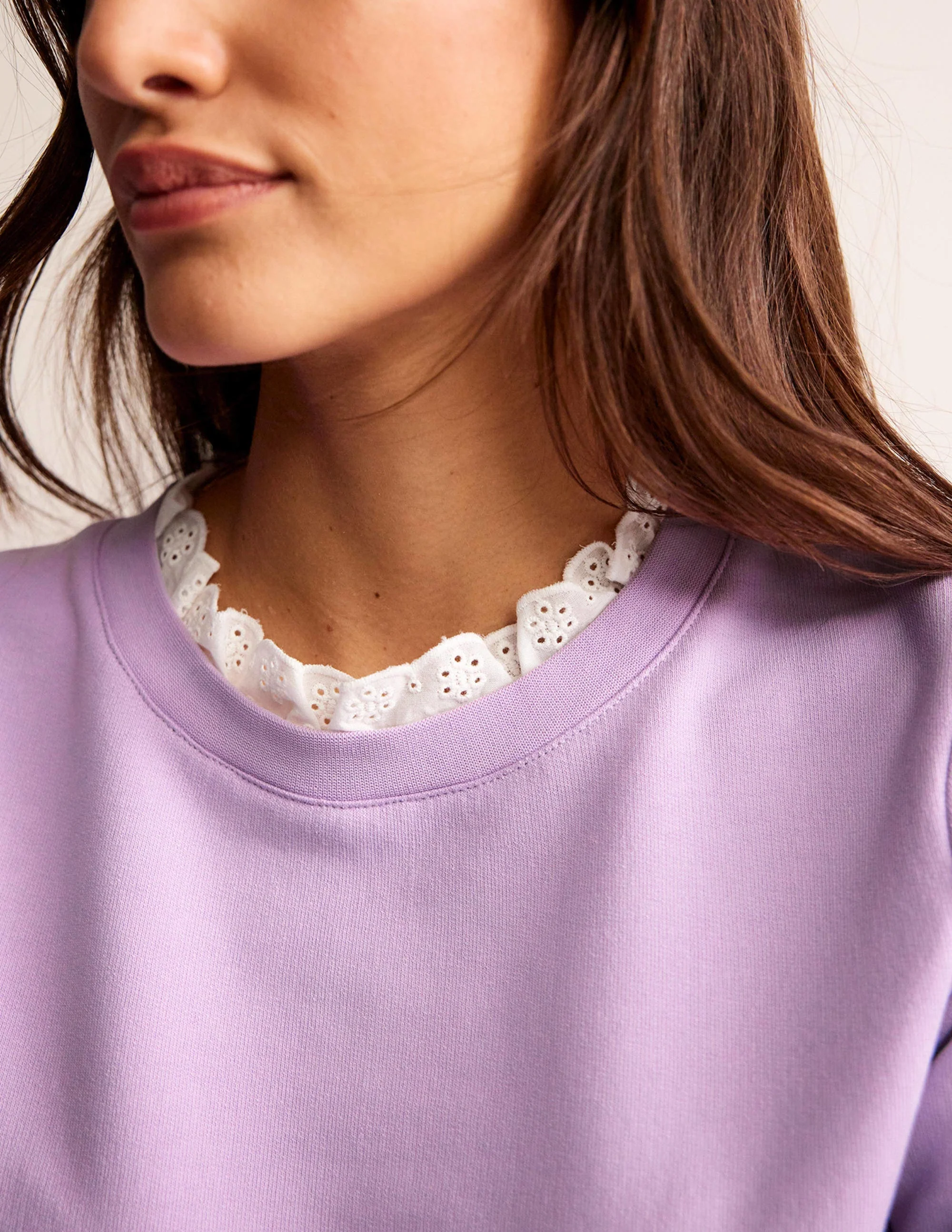 Sweatshirt mit Lochstickerei-Besatz-Orchideenblüte - Image 2