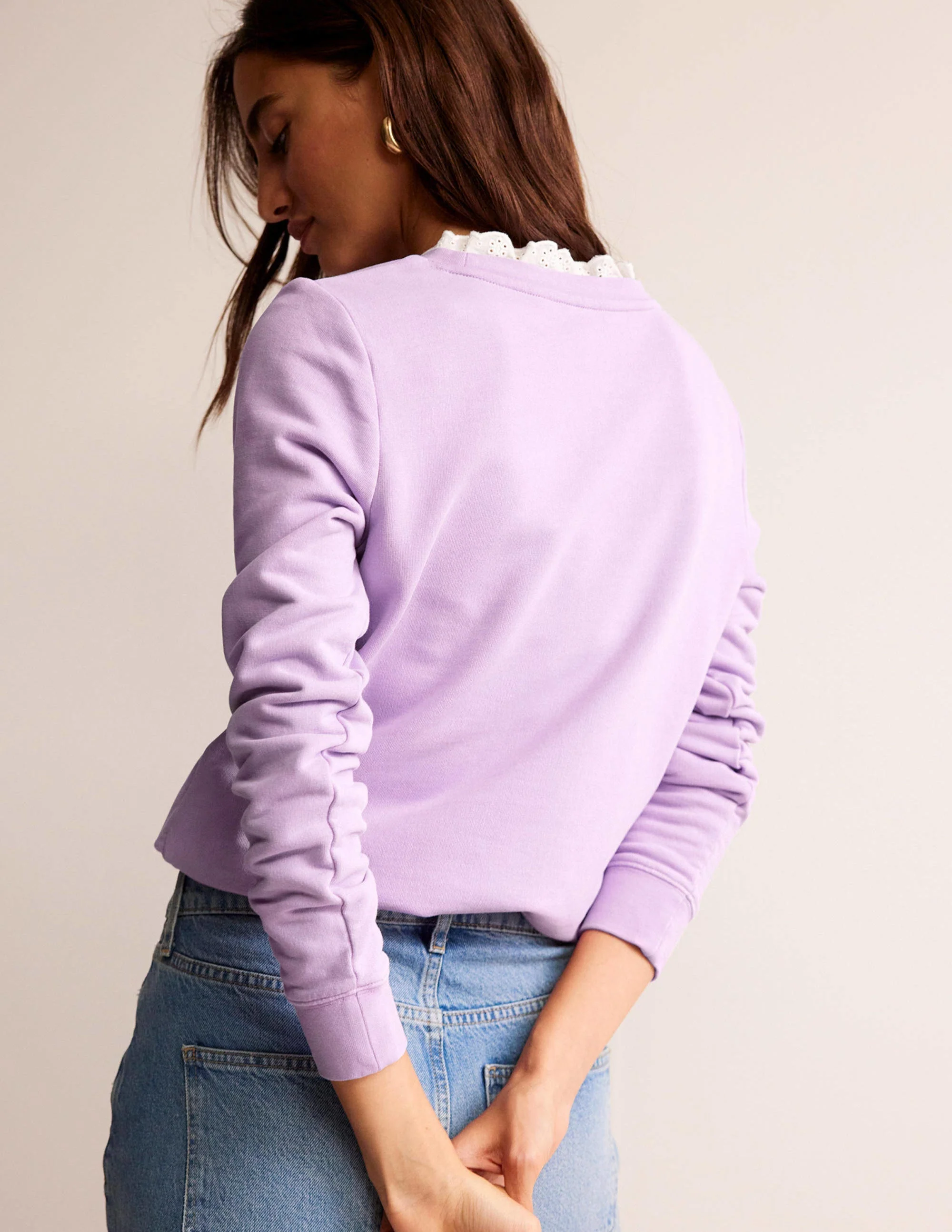 Sweatshirt mit Lochstickerei-Besatz-Orchideenblüte - Image 3