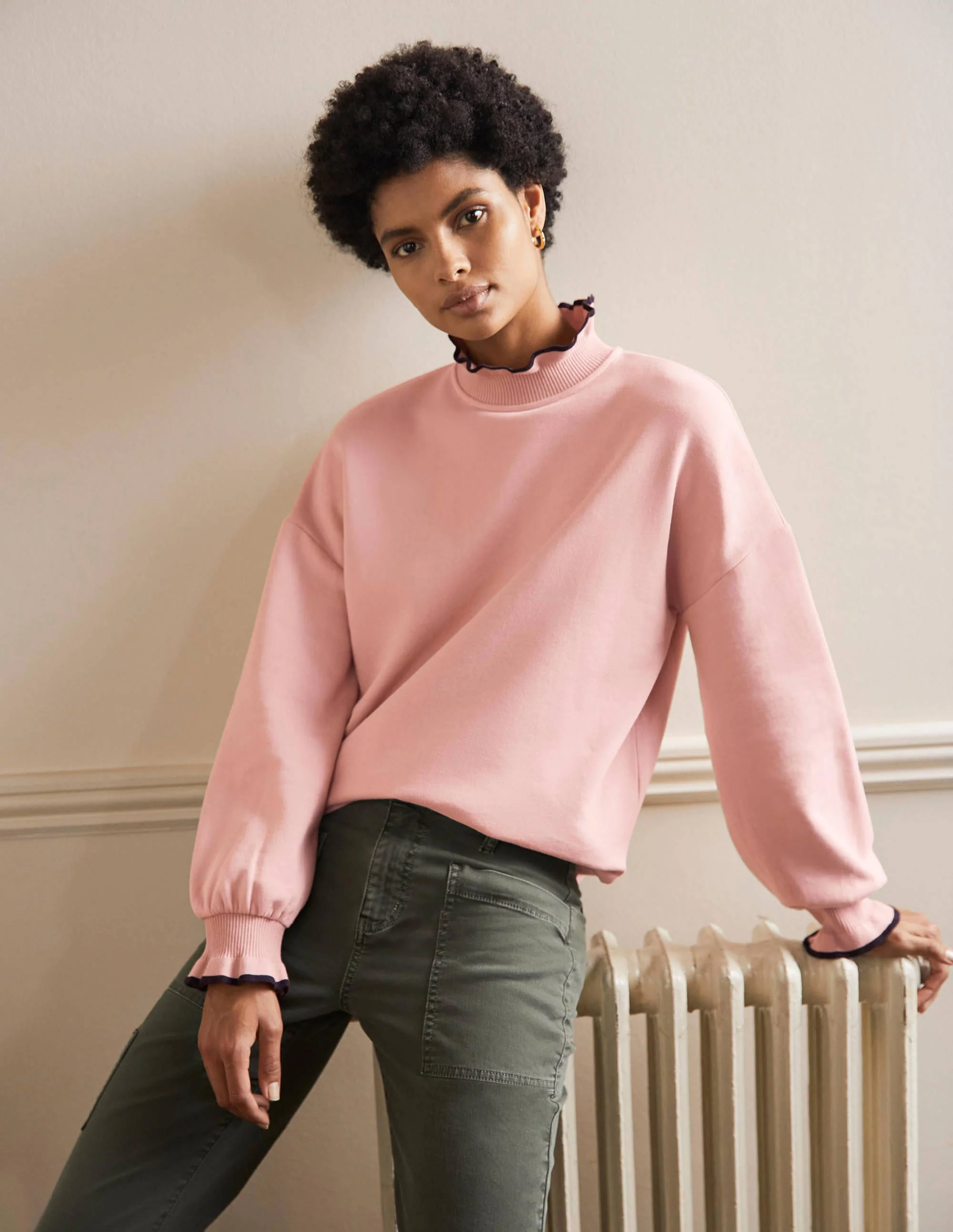Sweatshirt mit Rüschendetail-Milchshake - Image 5