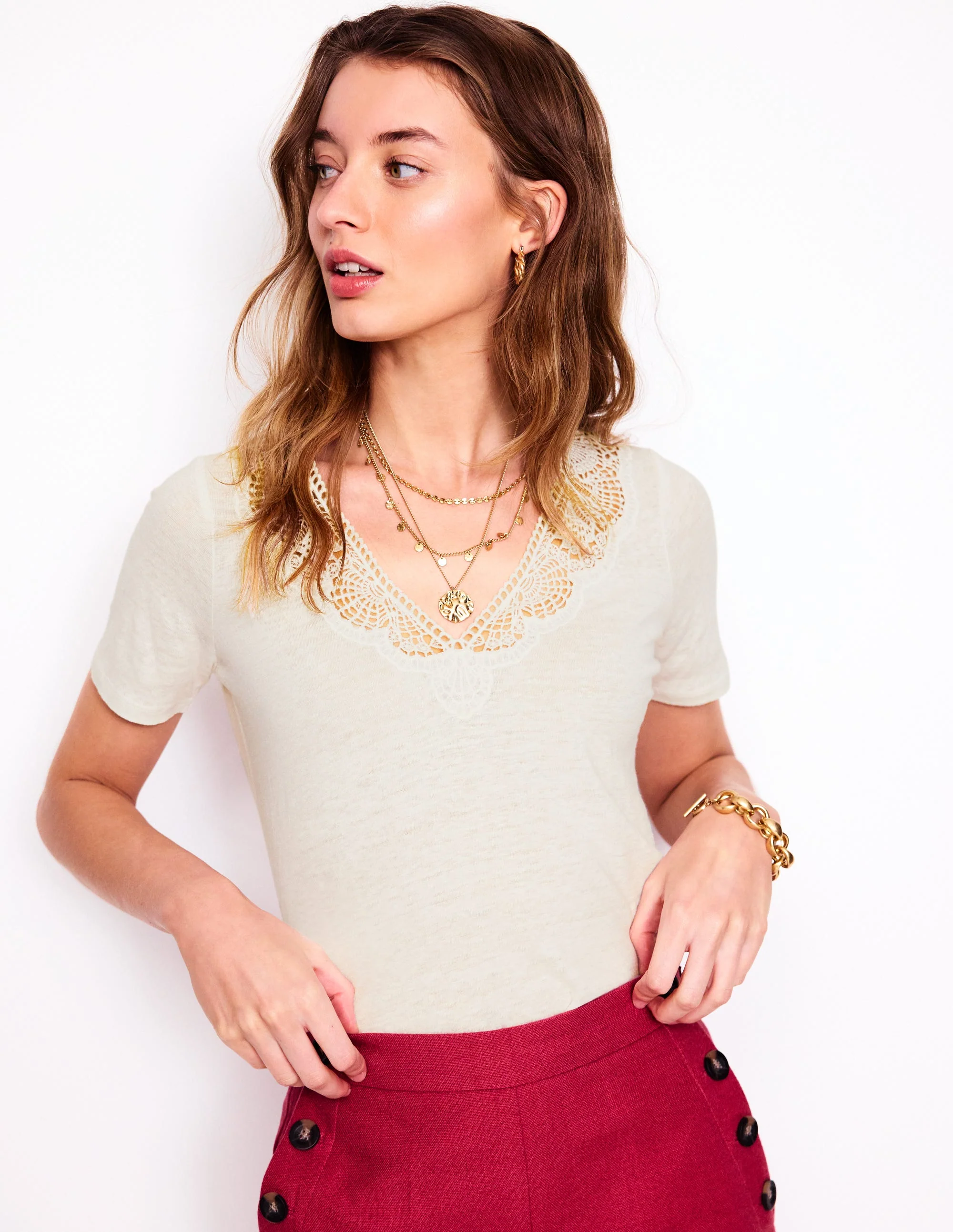 T-Shirt aus Leinen mit Spitzenbesatz-Ivory and Navy Spot - Image 6