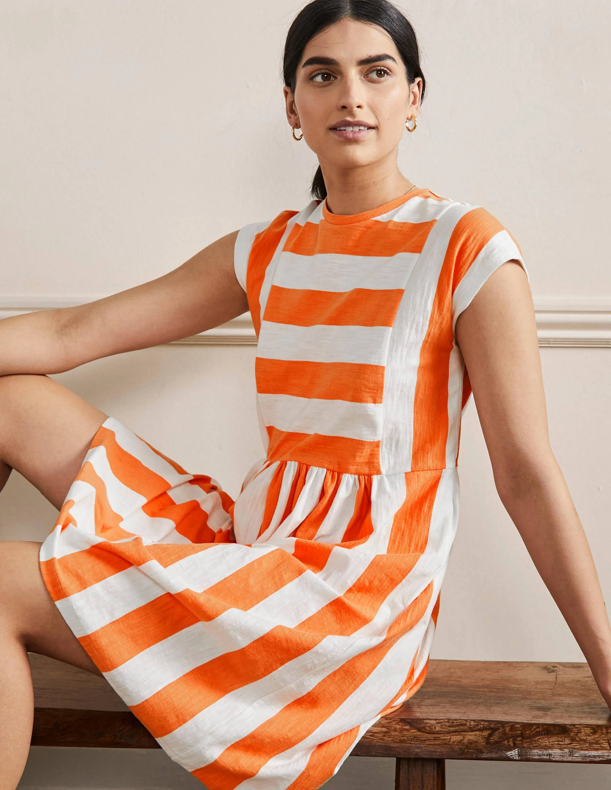 T-Shirt-Kleid aus Jersey-Gedecktes Orange/Naturweiß, Gestreift - Image 4