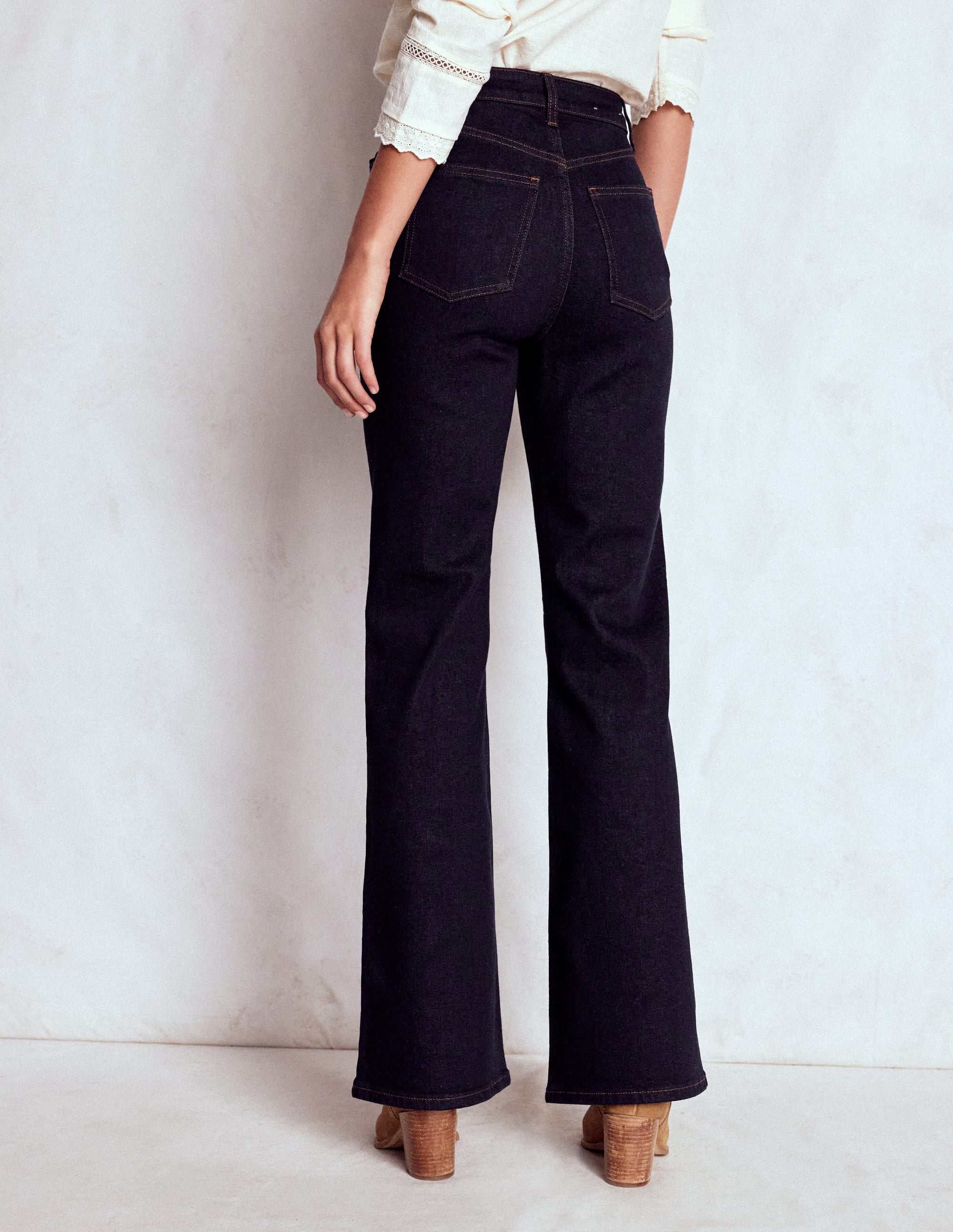 Taillierte Jeans mit hohem Bund und leichtem Schlag-Indigo - Image 3