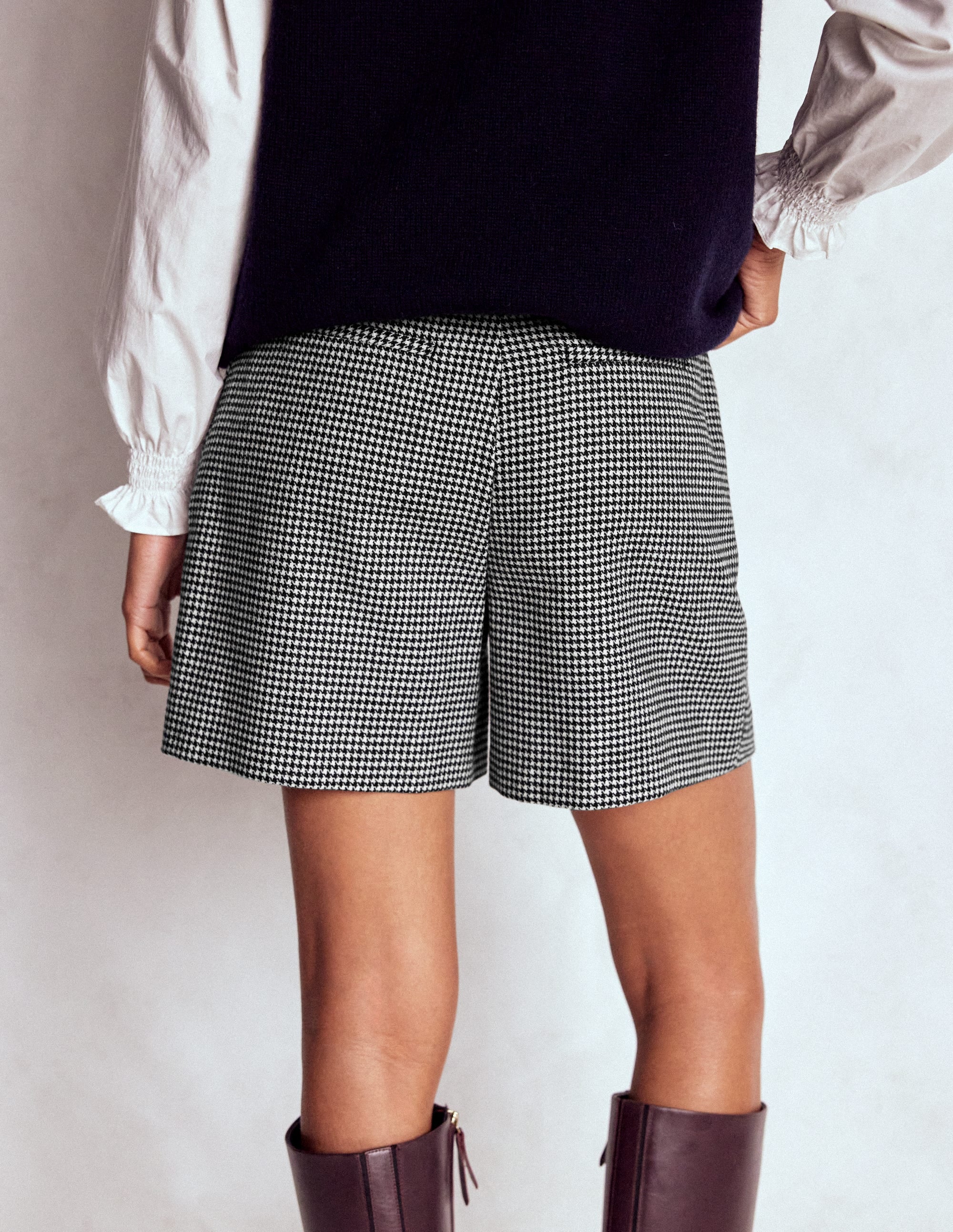 Taillierte Wollshorts-Schwarz und Naturweiß Hahnentrittmuster - Image 3