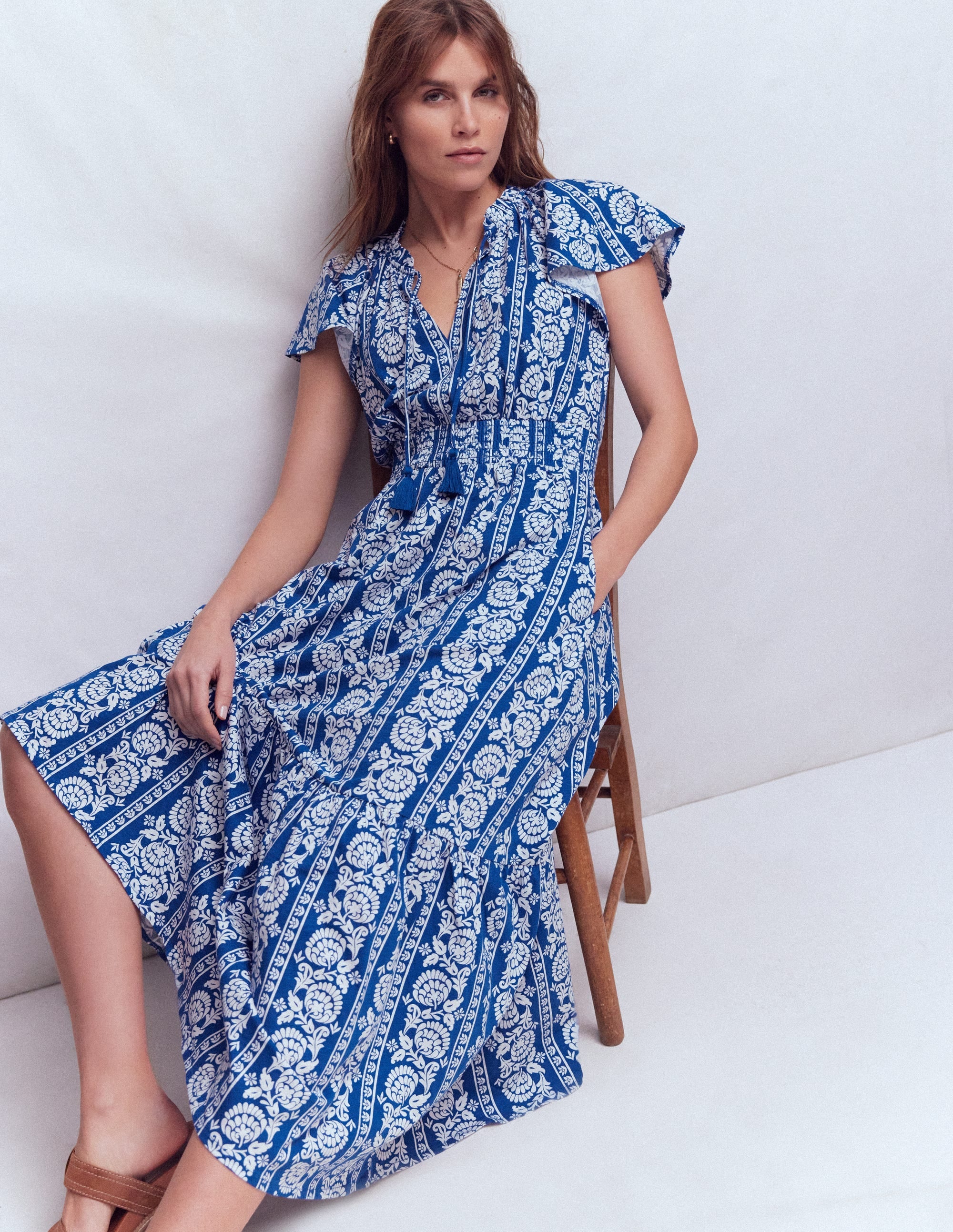 Tala Gestuftes Jersey-Maxikleid-Leuchtendes Blau, Blumenornament - Image 2