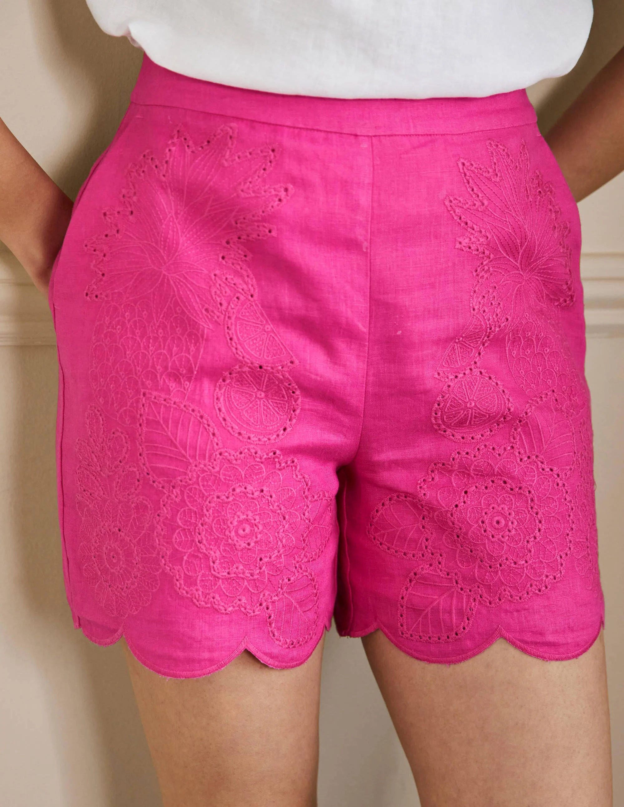 Tamsin Bestickte Shorts-Pink, Tropische Lochstickerei - Image 2