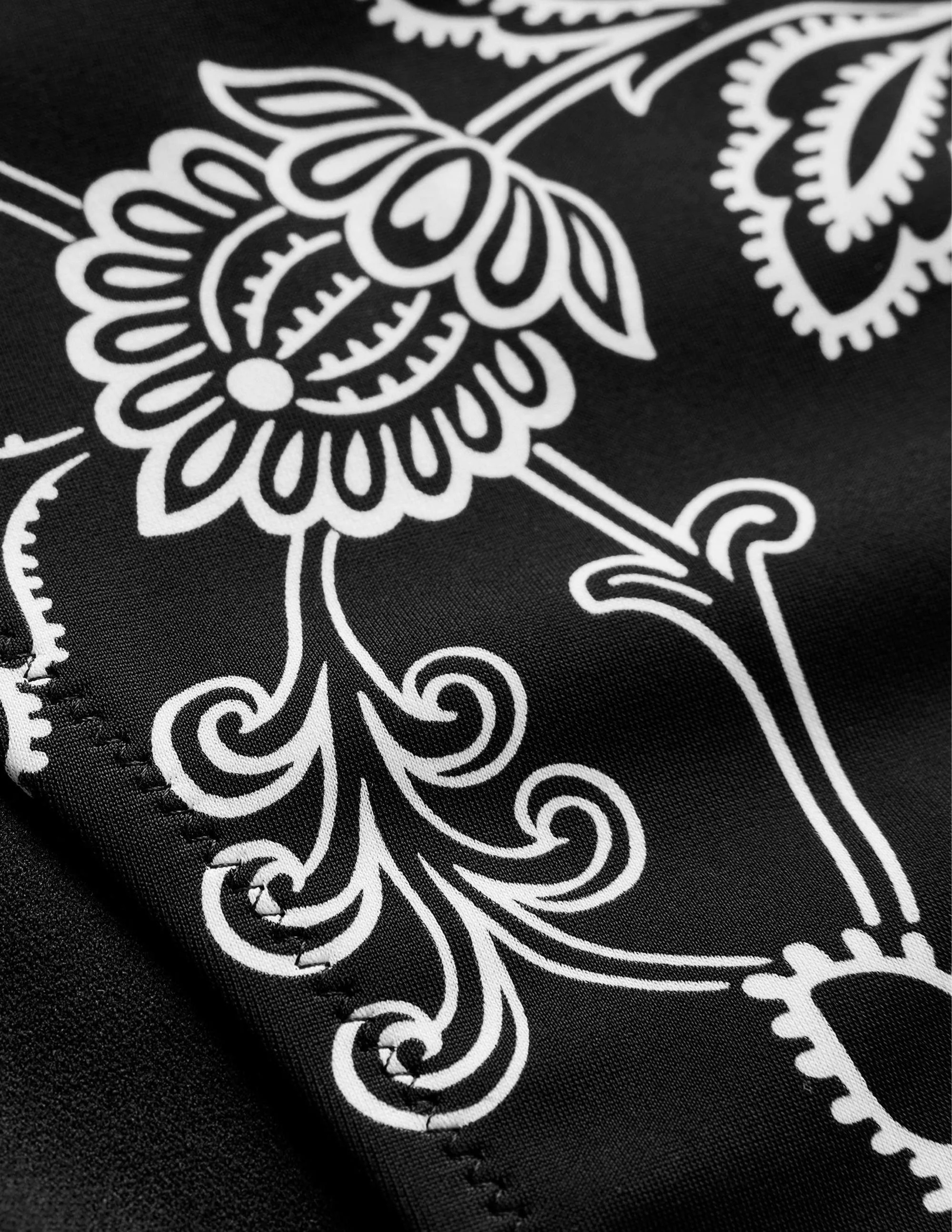 Tanga-Bikinihöschen-Schwarz, Weiße Blumen - Image 6