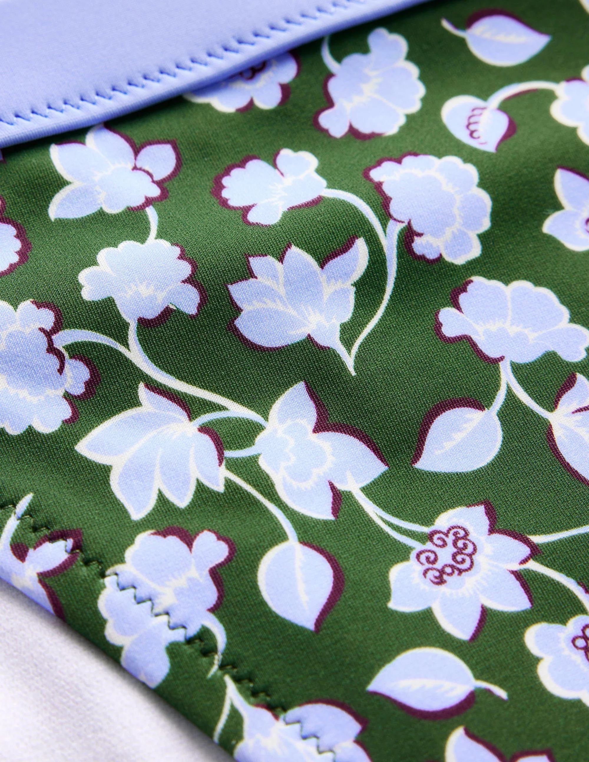 Tanga-Bikinihöschen-Wintergrün, Blaue Blumen - Image 6