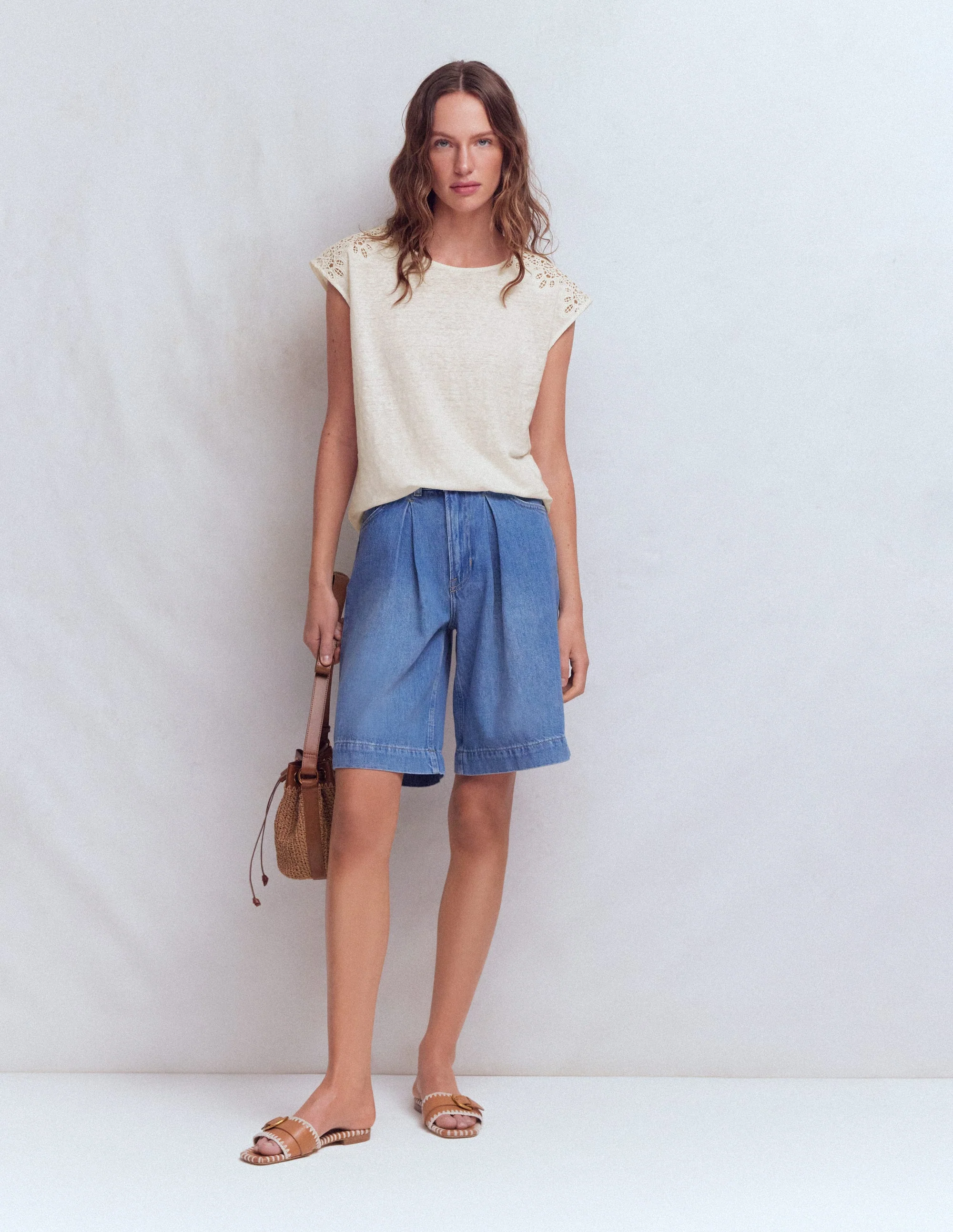 Tara Leinen-T-Shirt mit Cutwork-Naturweiß - Image 5