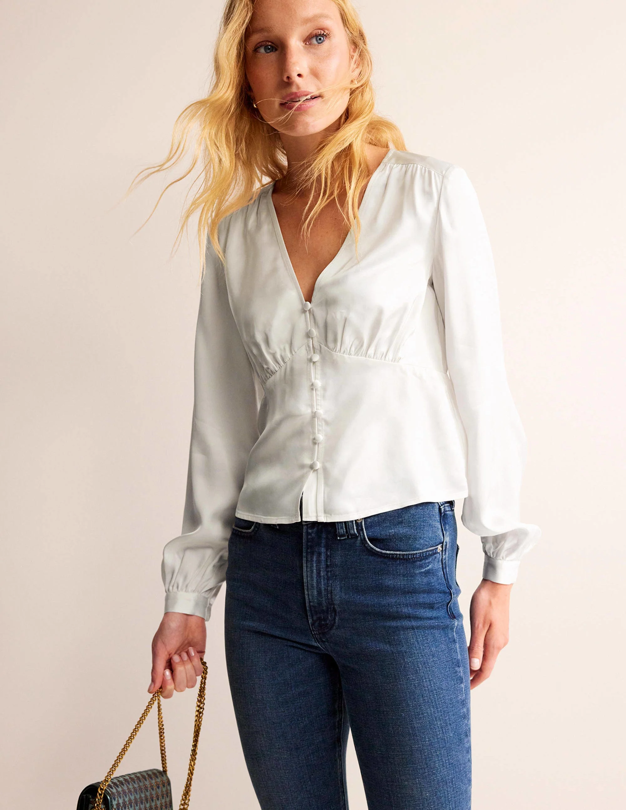Teebluse mit V-Ausschnitt-Naturweiß