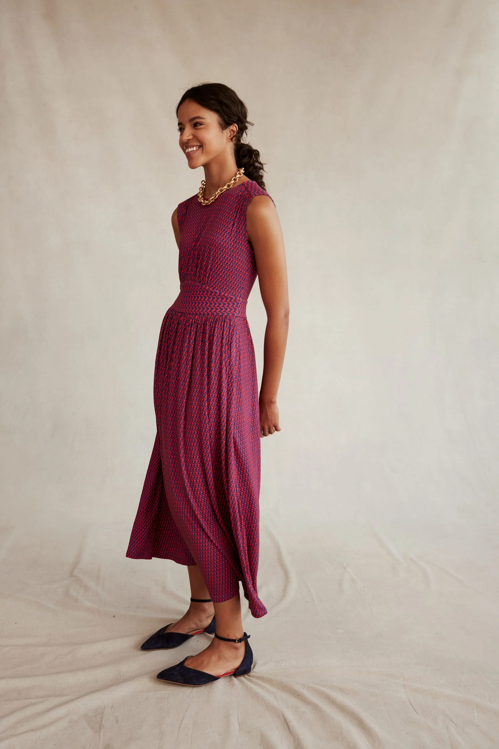 Thea Ärmelloses Midikleid-Flame Scarlet, Bogen Geo - Image 9