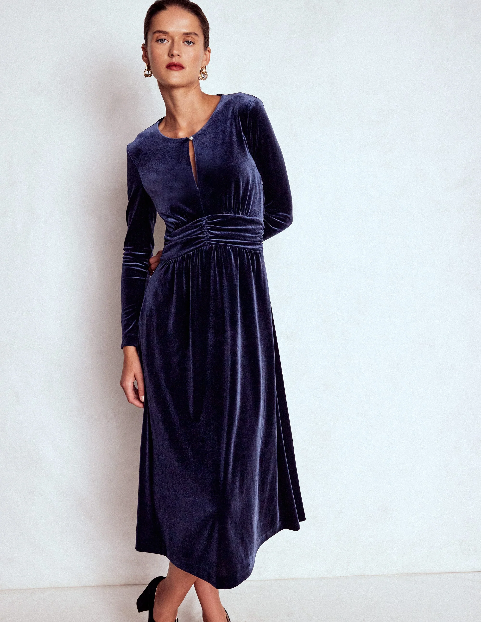 Tilda Midikleid aus Samt-Marineblau