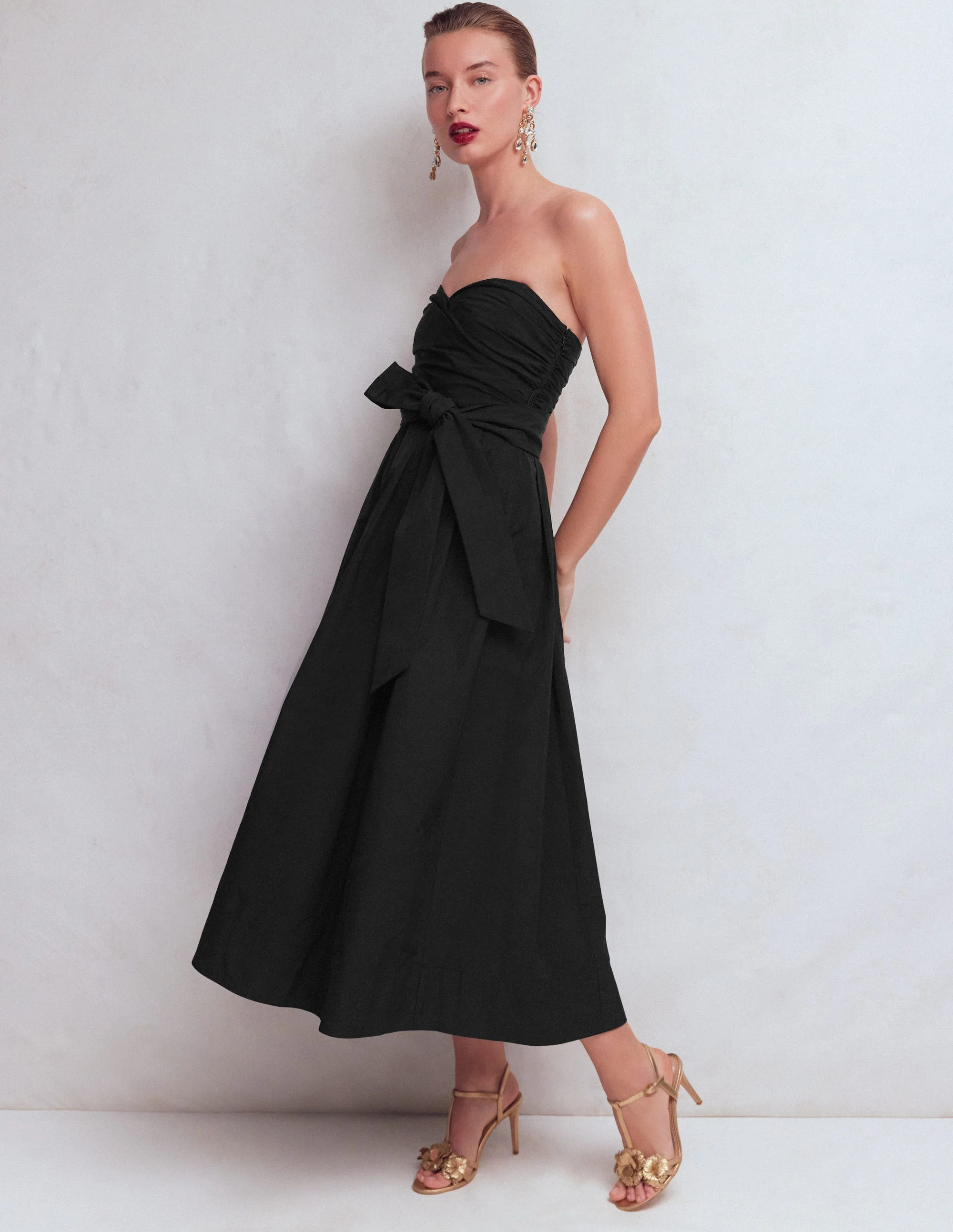 Trägerloses Taftkleid-Schwarz