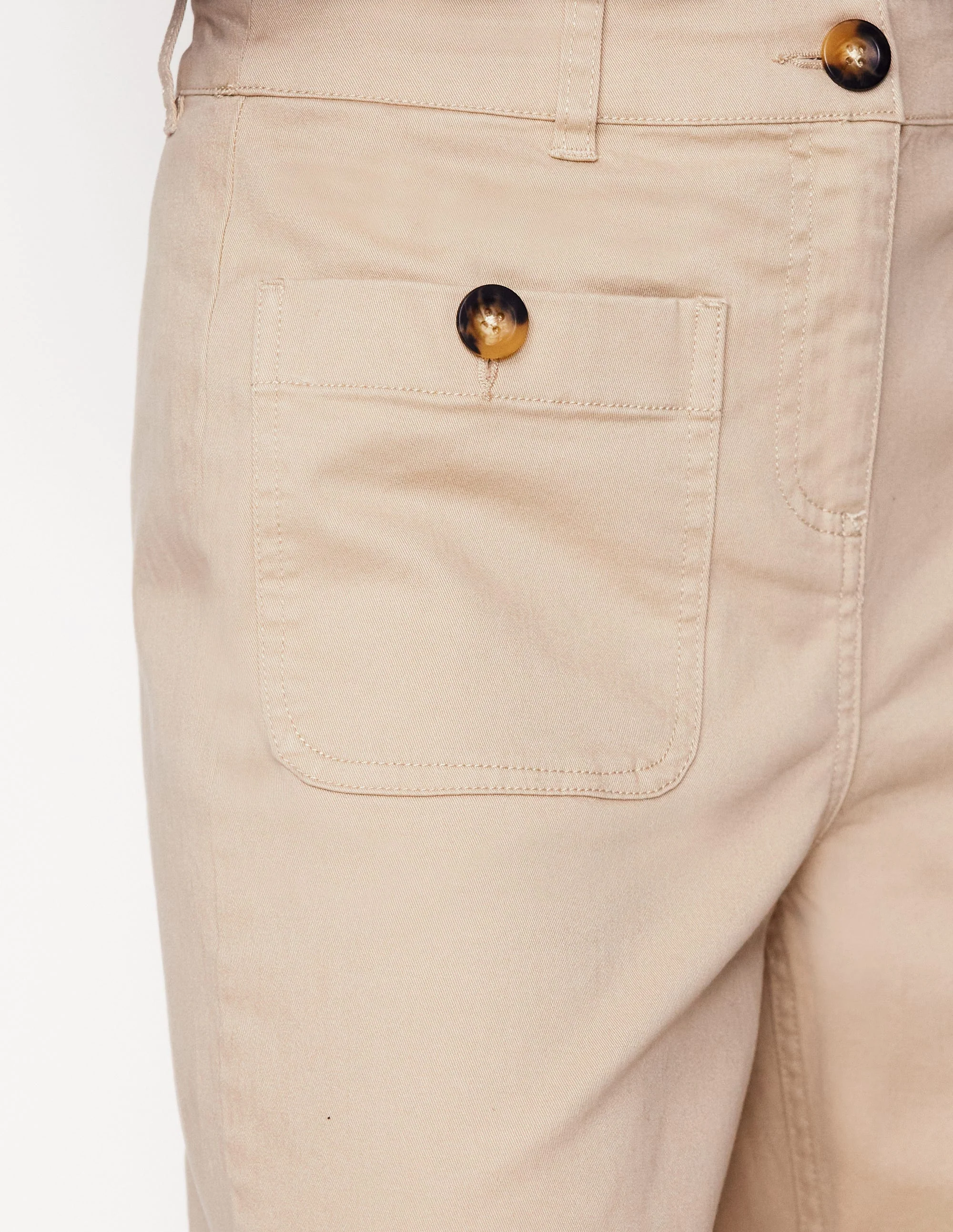 Verkürzte Chinohose mit aufgesetzter Tasche-Beige - Image 5