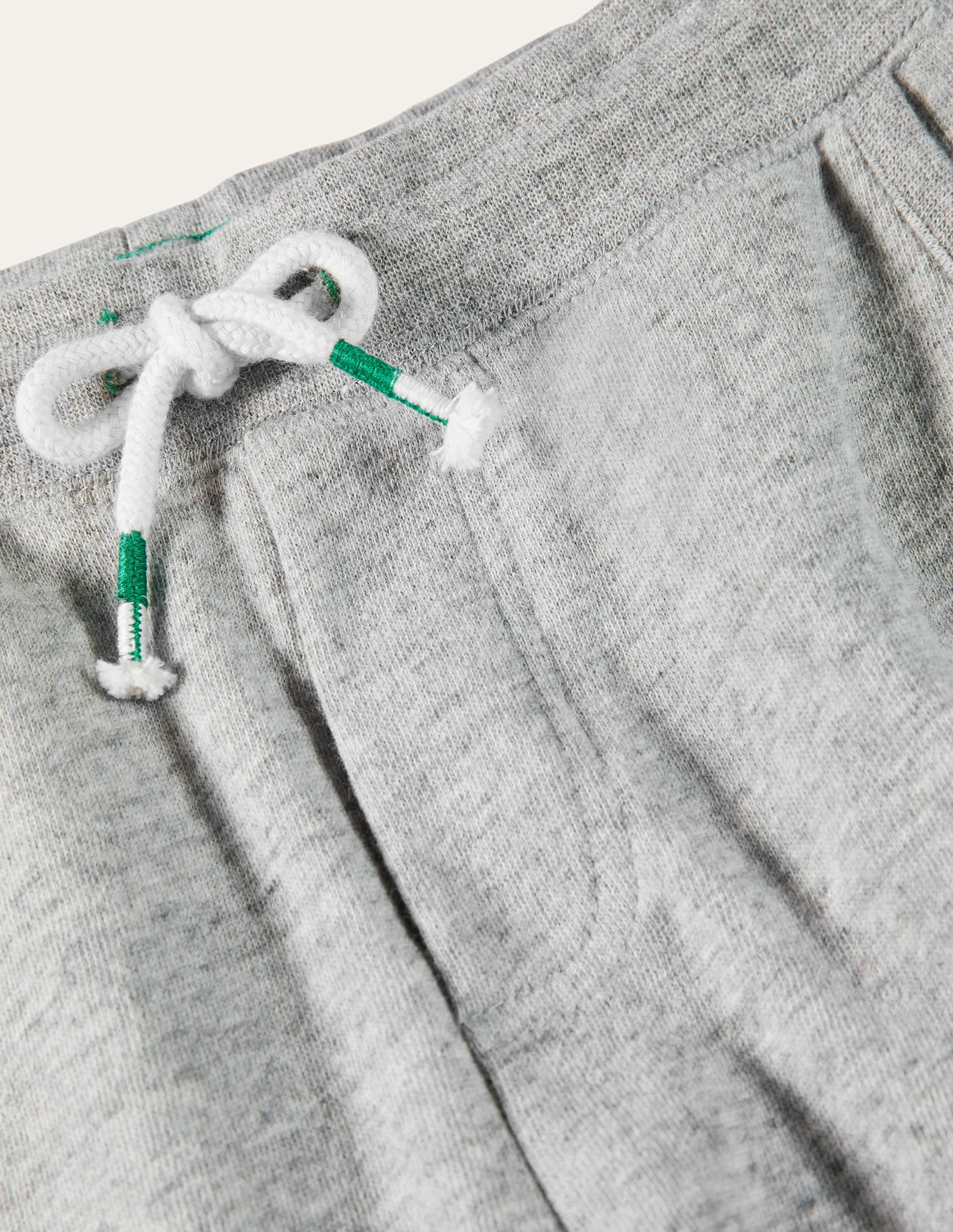 Basic-Sweatshorts-Grau - Image 3