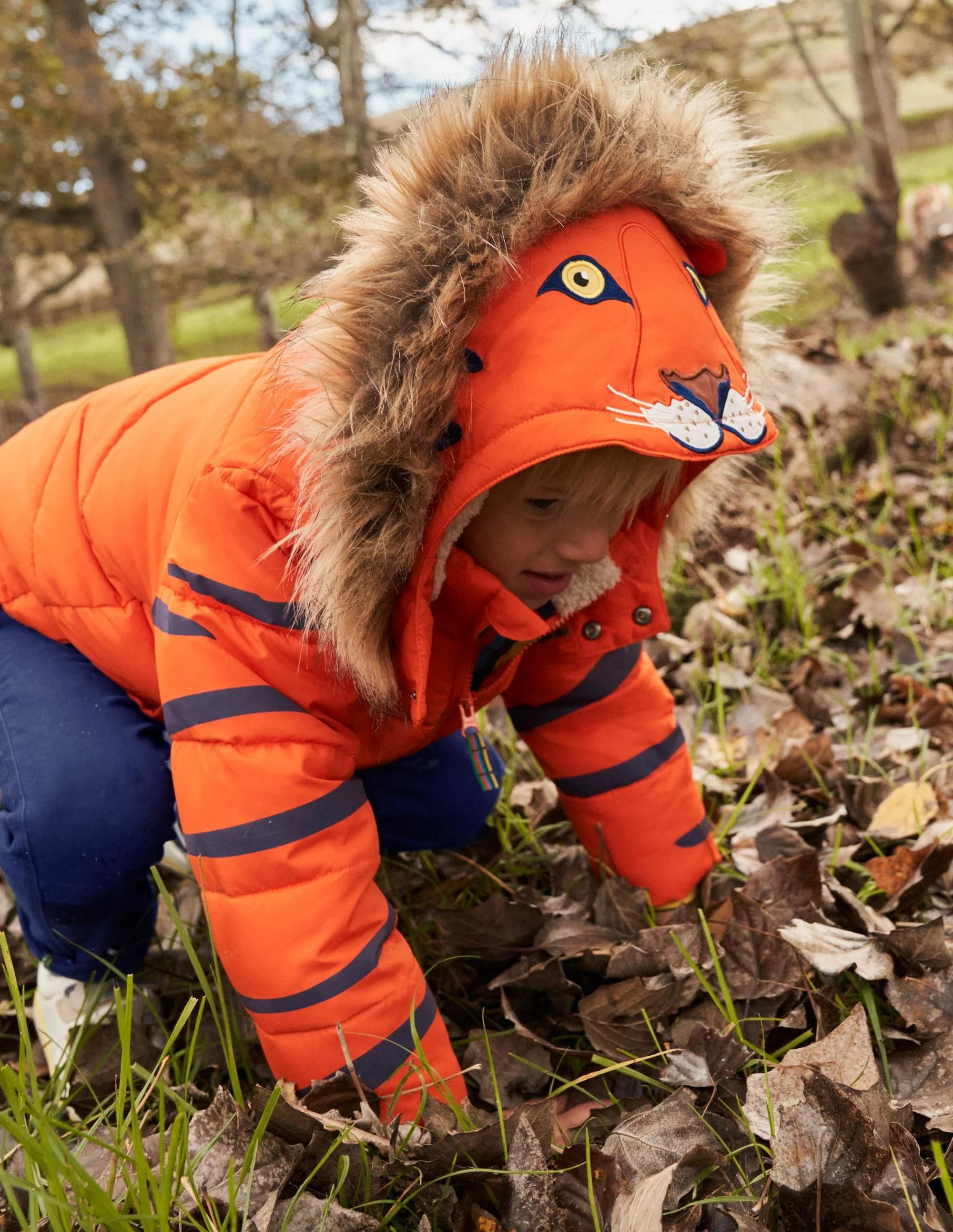 Fröhliche wattierte Jacke-Mandarinenorange, Tiger - Image 6