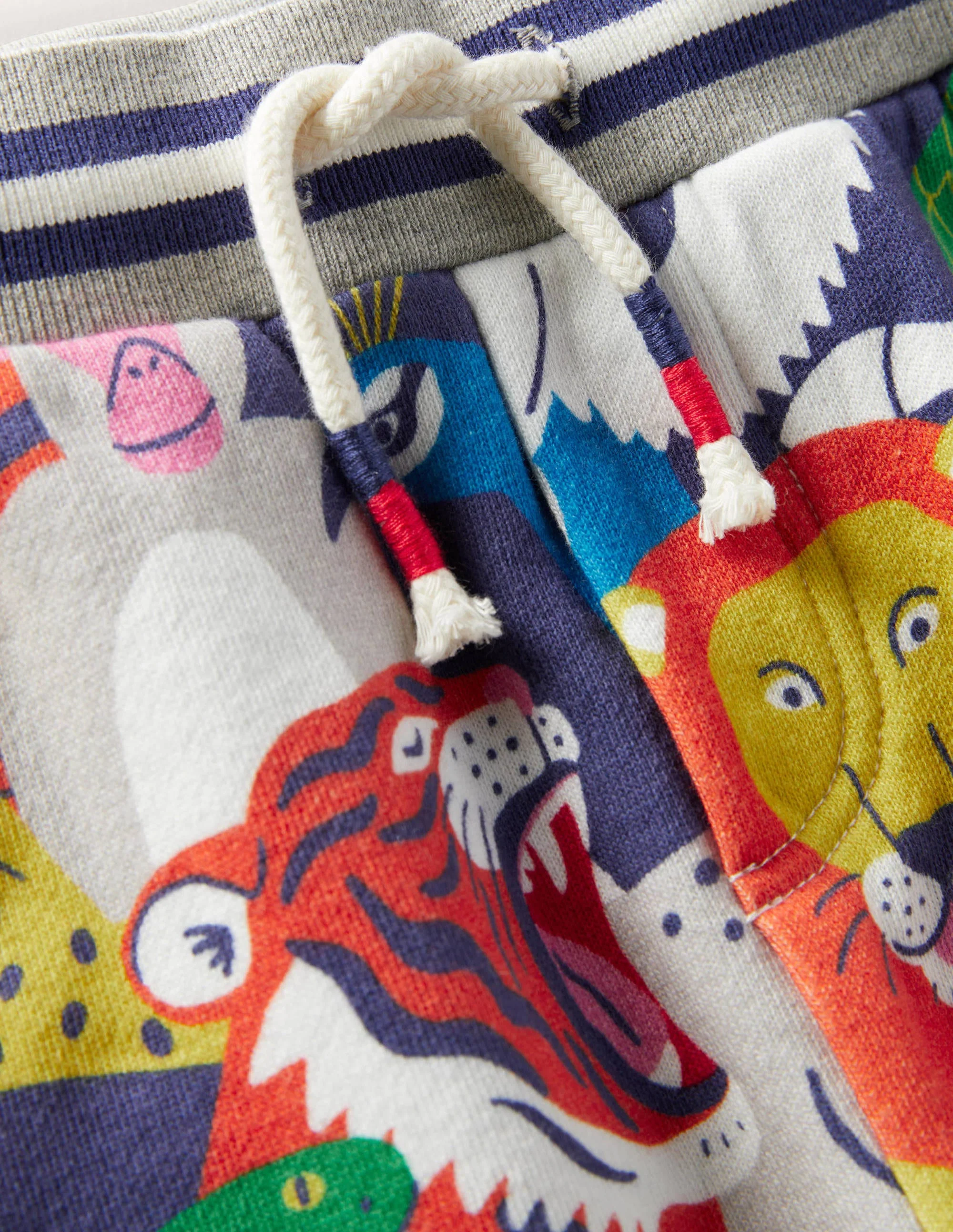 Gemusterte Sweatshorts-Bunt, Wilder Dschungel - Image 3