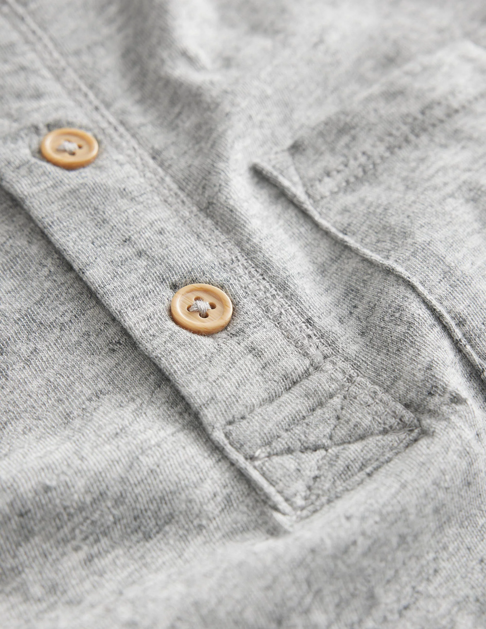 Henley T-Shirt aus gewaschener Baumwolle-Grau Meliert - Image 3