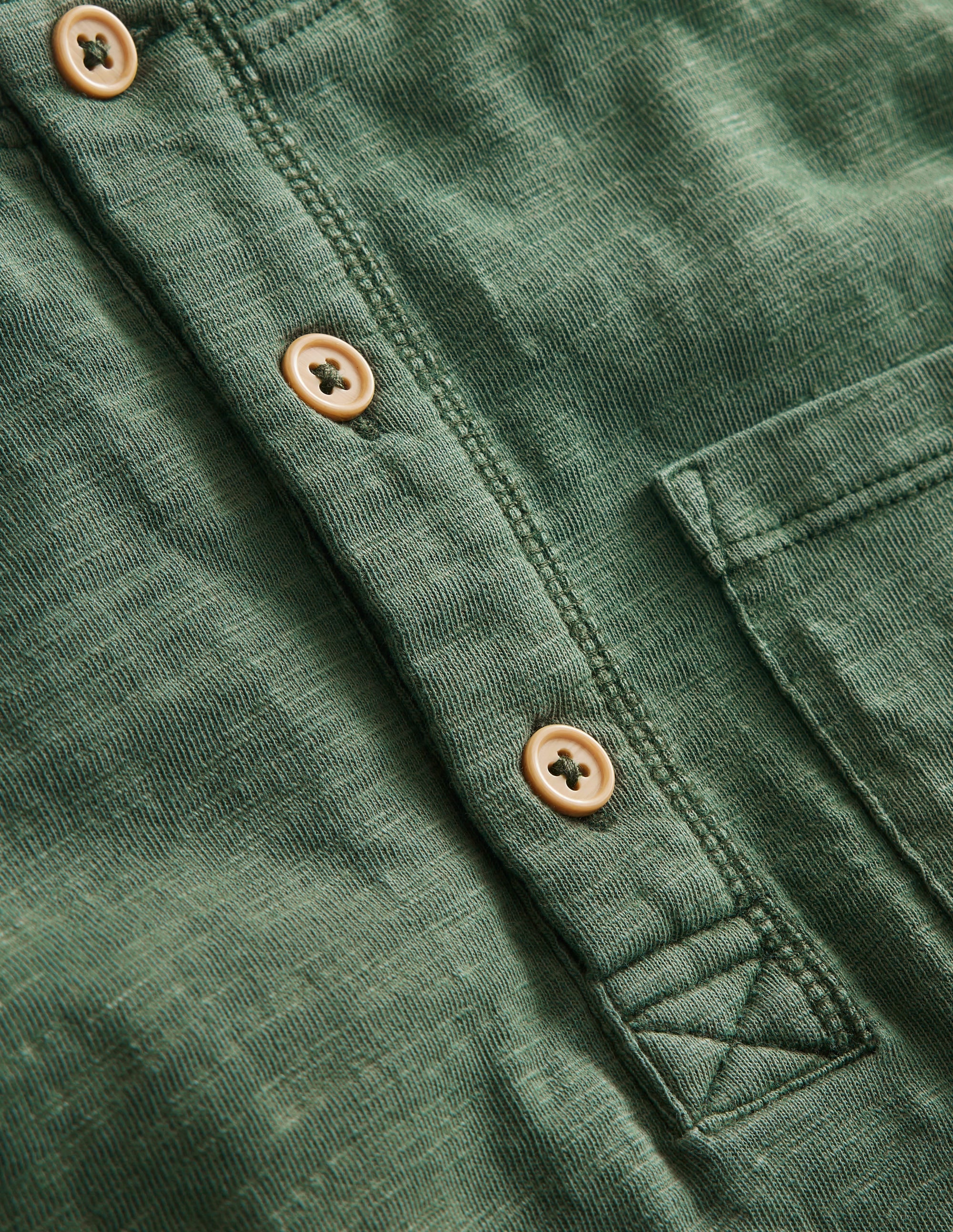 Henley T-Shirt aus gewaschener Baumwolle-Monstergrün - Image 3