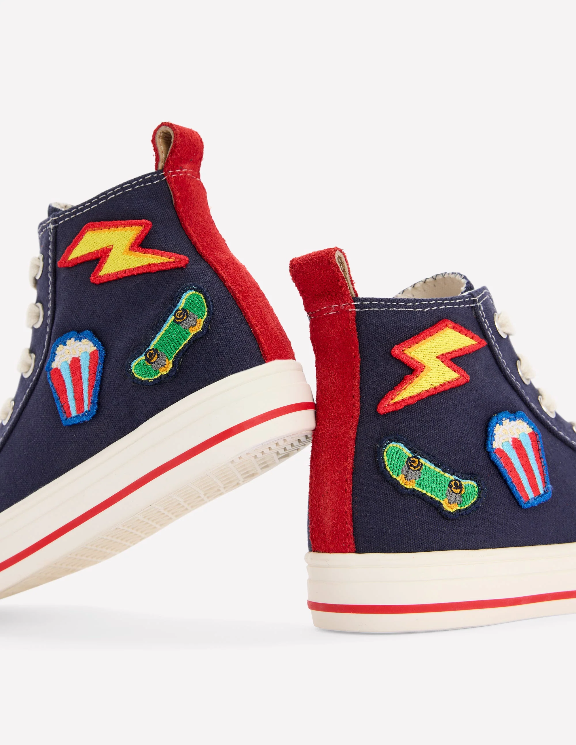Hochgeschnittene Canvas-Sneaker-Originelle Aufnäher - Image 3