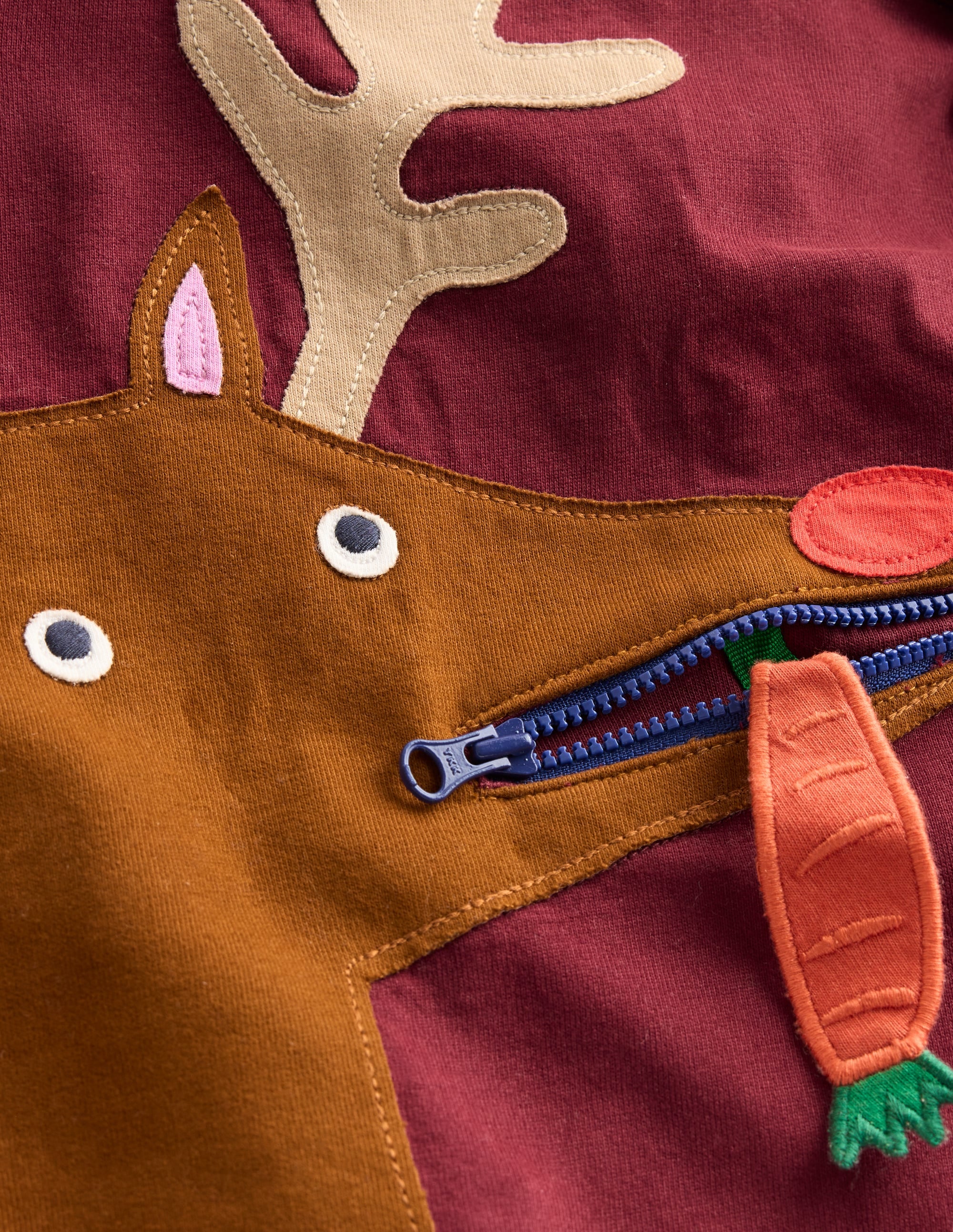 Langarmshirt mit Applikation und Reißverschlussdetail-Portwein Rentier - Image 3