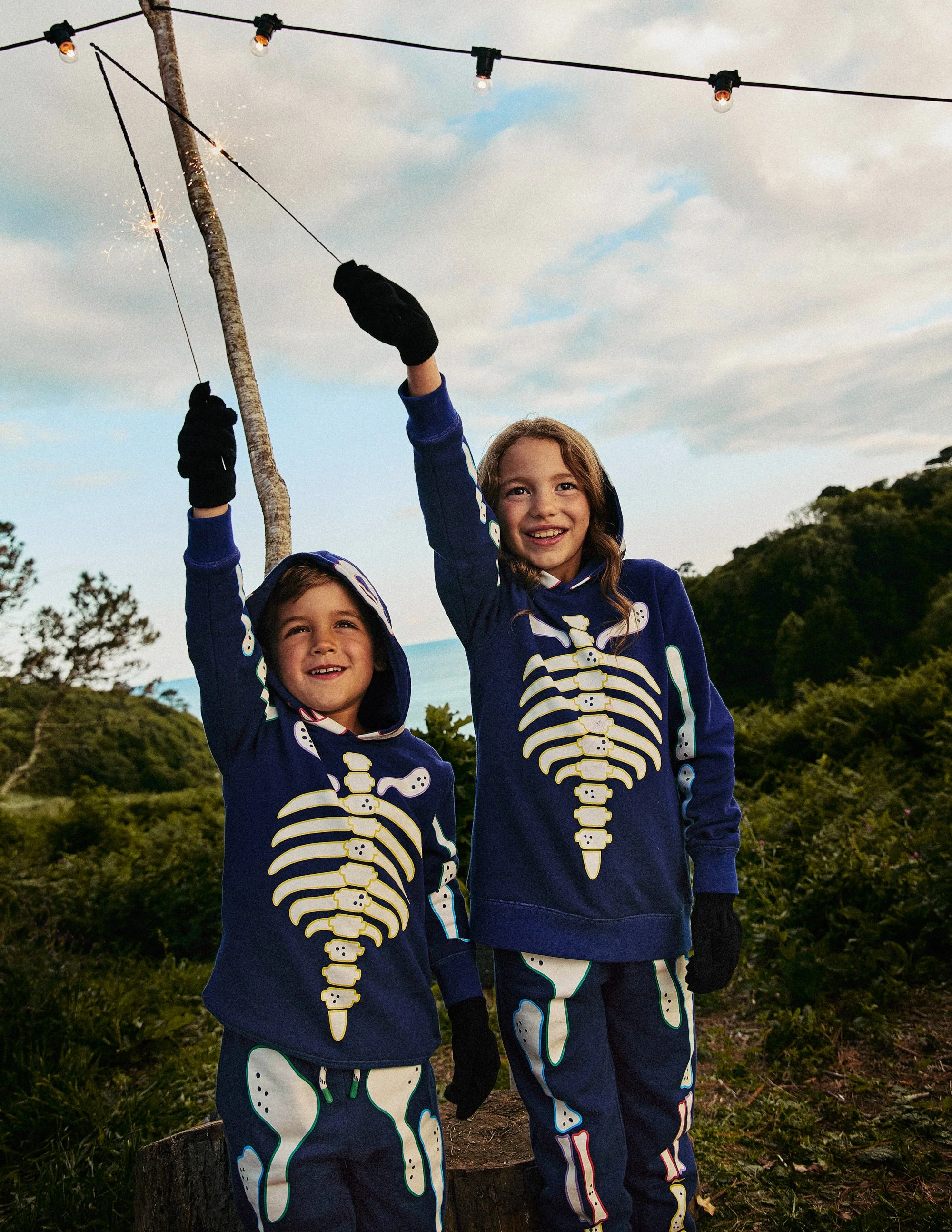 Leuchtender Halloween-Kapuzenpullover-Schuluniform-Marineblau Dino - Image 5