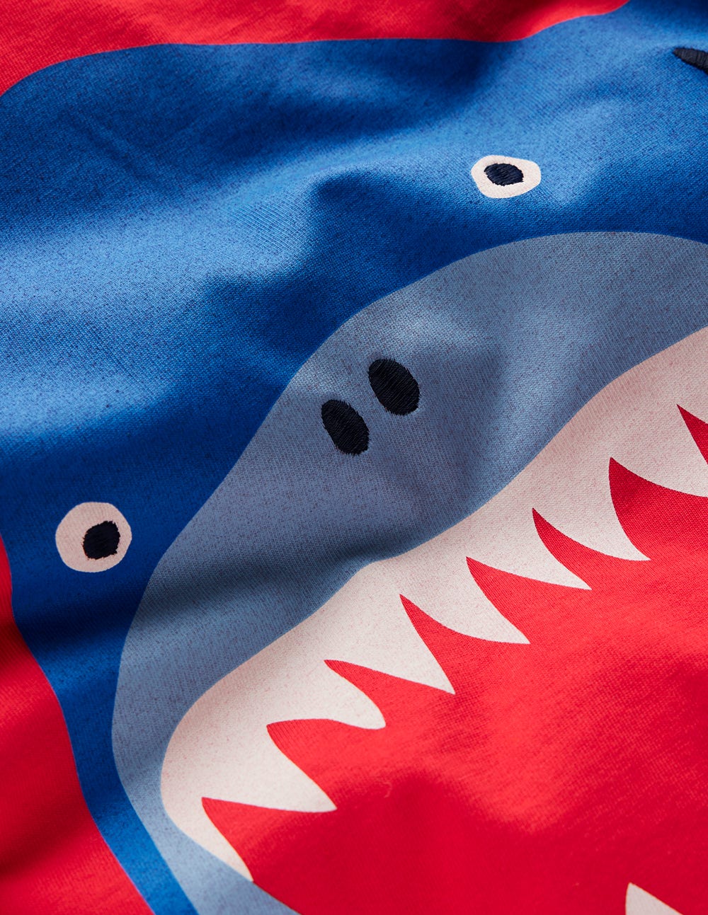 Lustiges T-Shirt mit Grafik-Erdbeerkuchen Hai - Image 3