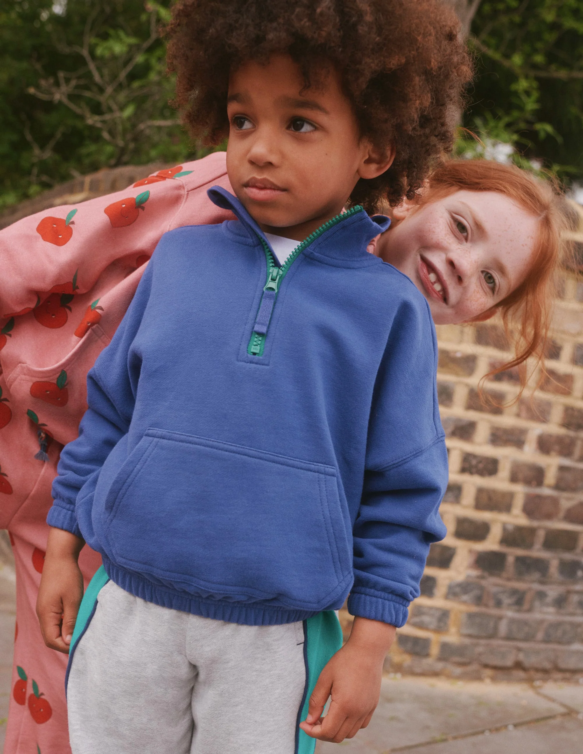 Sweater mit halbem Reißverschluss in Blockfarben-Marineblau - Image 4