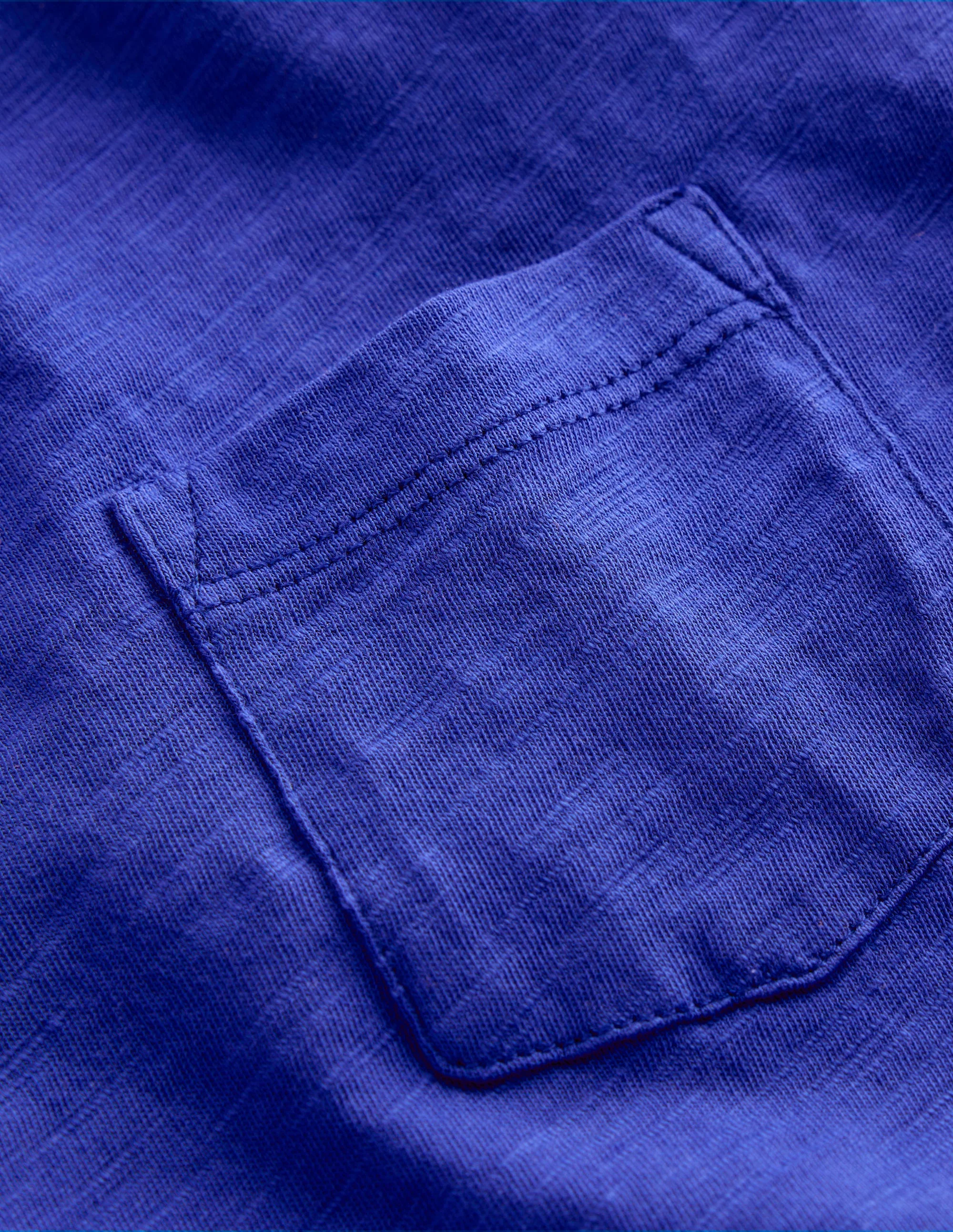 T-Shirt für den Alltag-Leuchtendes Blau - Image 3