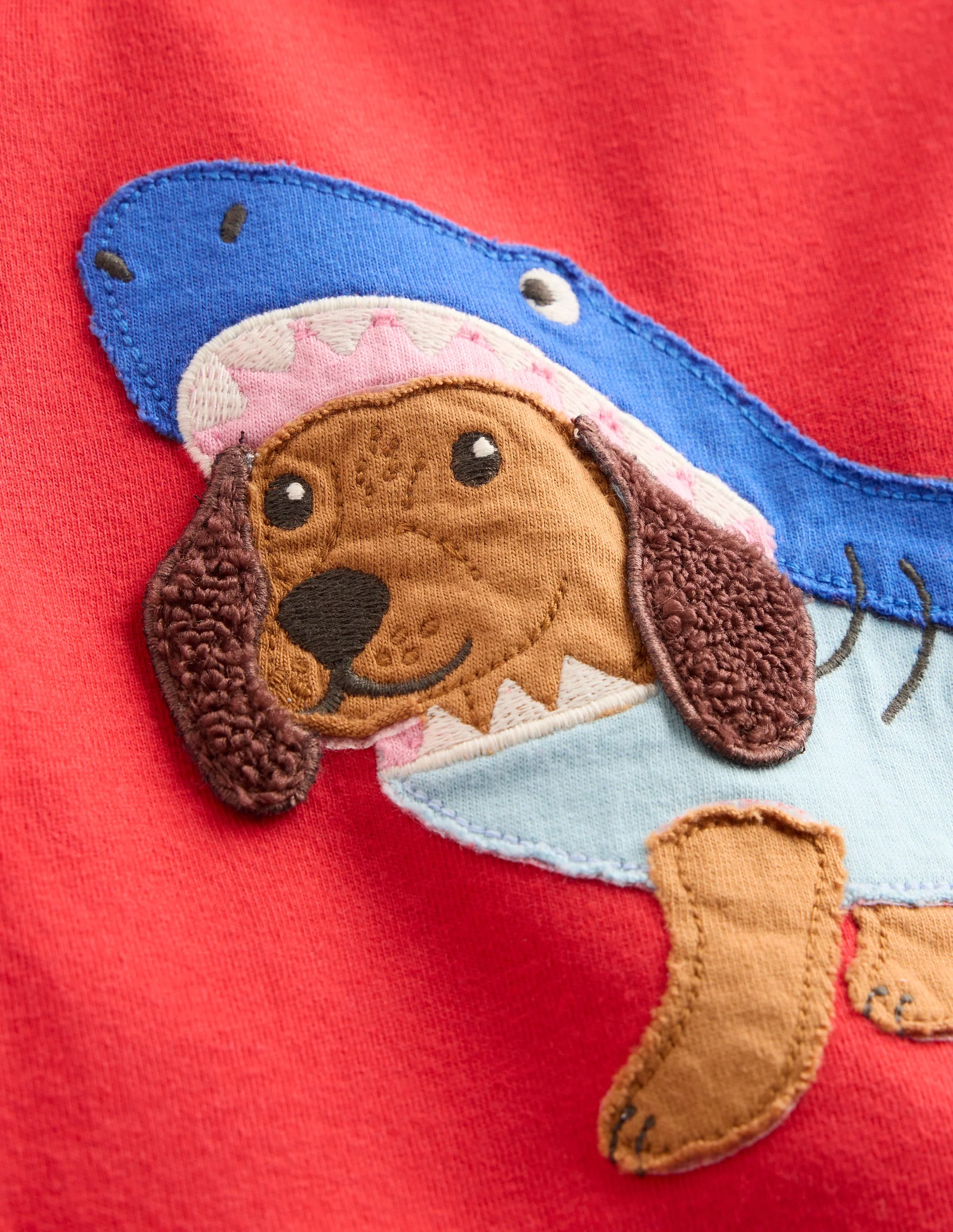 T-Shirt mit Applikation-Rockabilly-Rot Hund Hai - Image 3