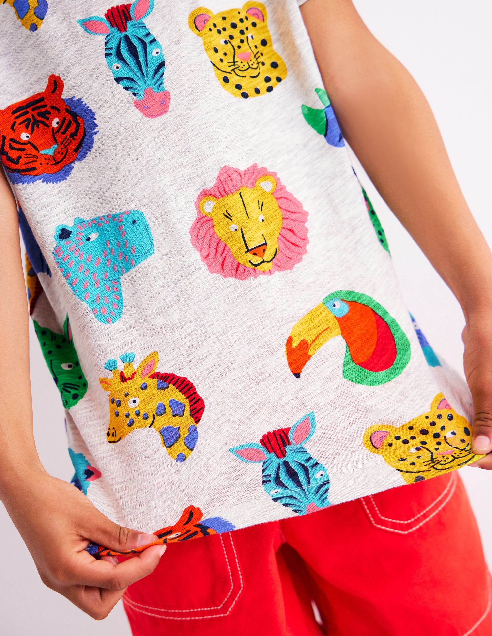 T-Shirt mit durchgehendem Muster-Kokosnussmilch Dschungel - Image 3