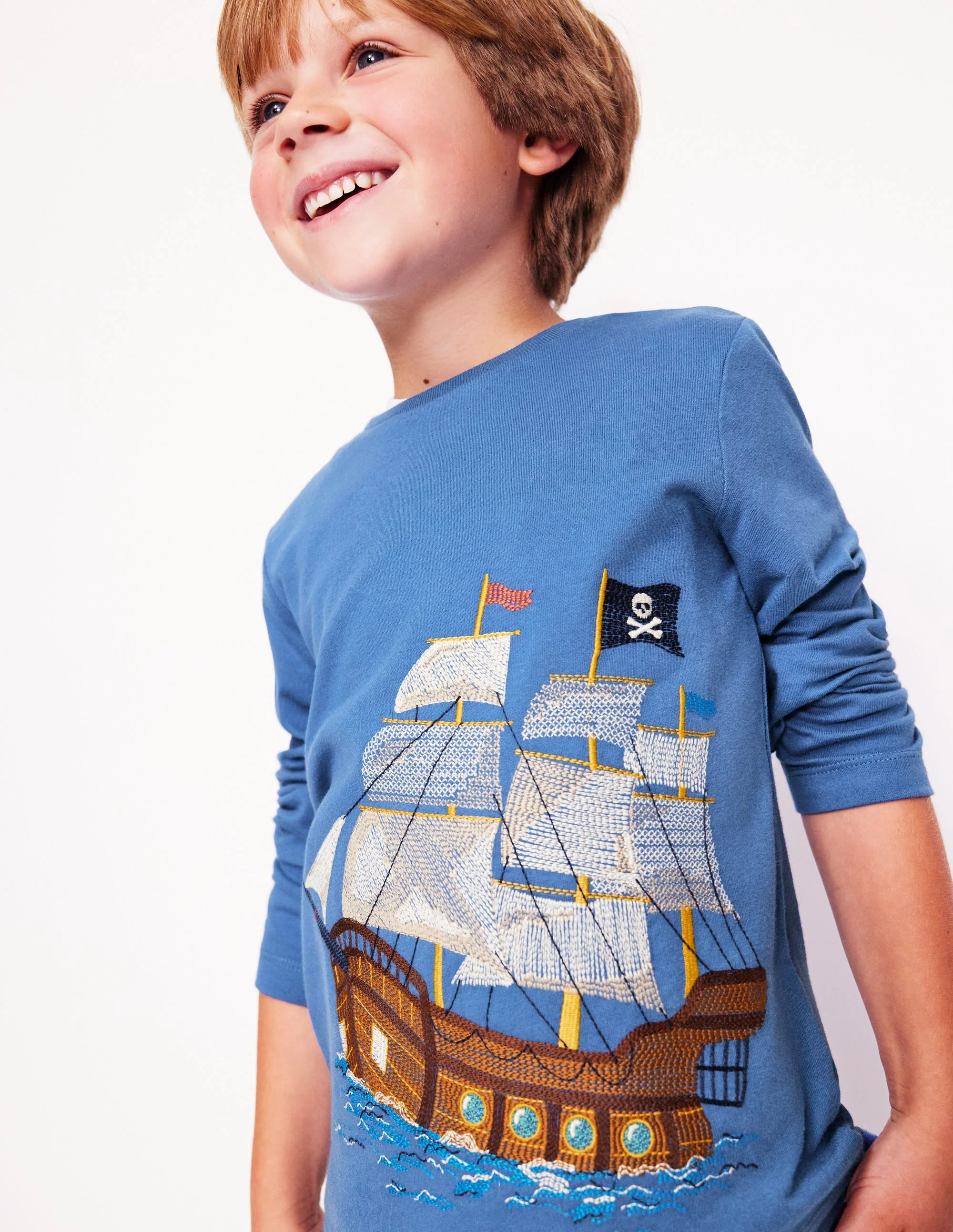 T-Shirt mit Superstitch-Design-Blauhäher Piratenschiff - Image 3