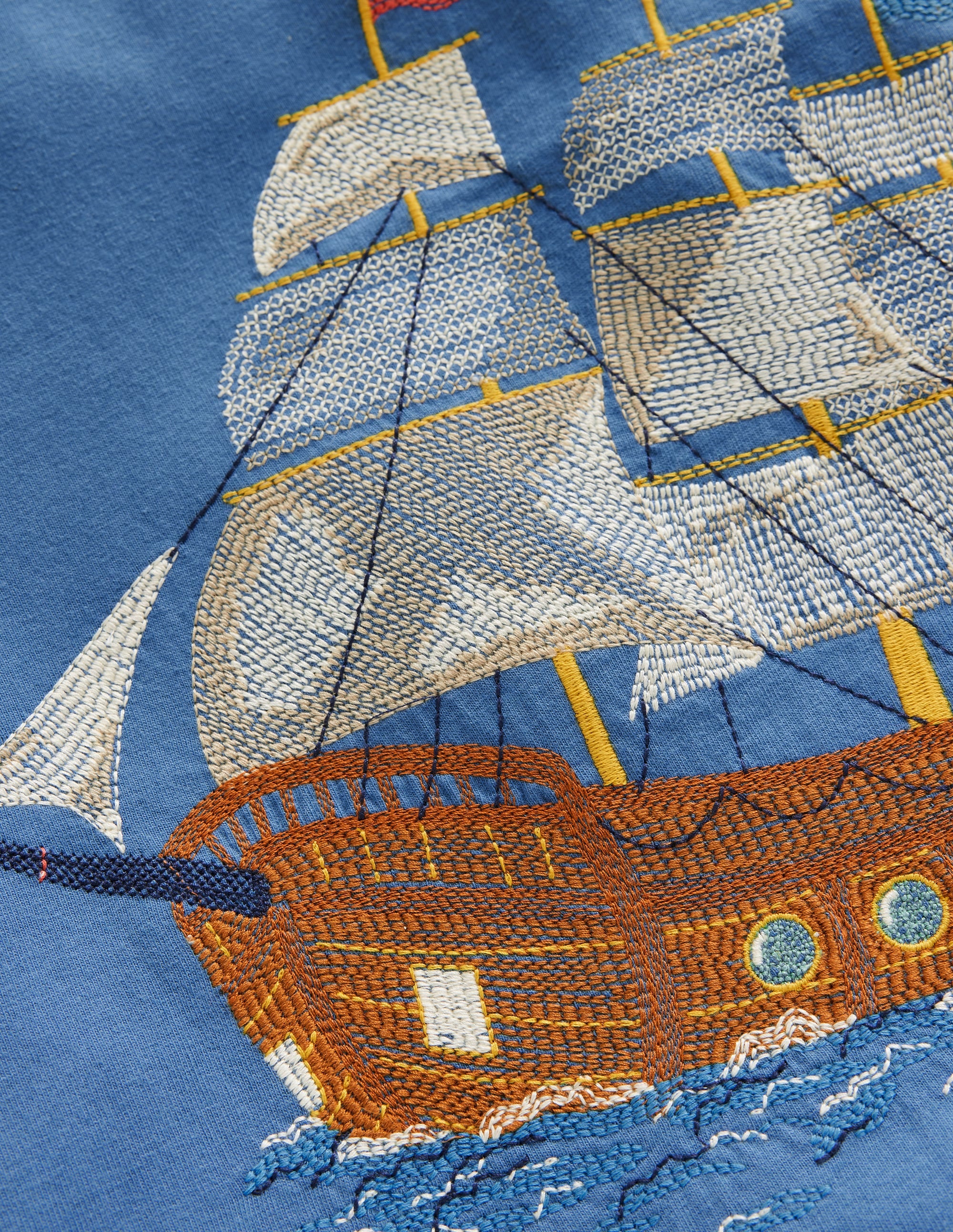 T-Shirt mit Superstitch-Design-Blauhäher Piratenschiff - Image 6