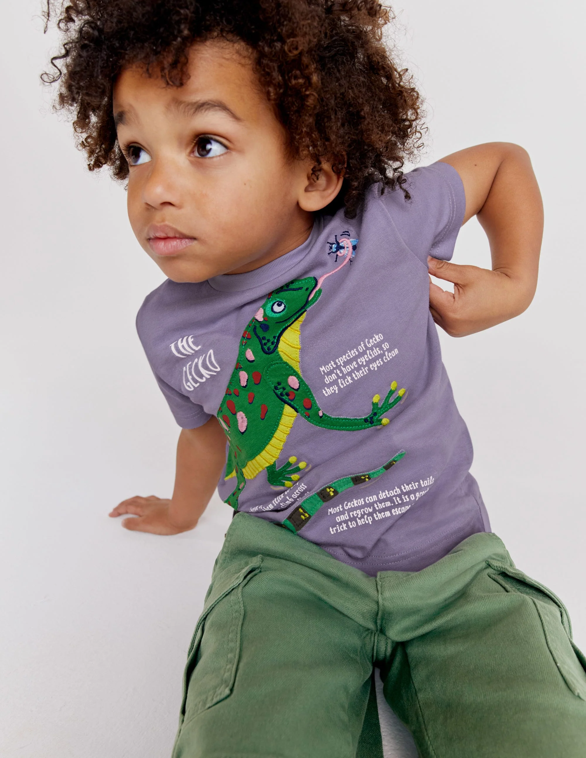 T-Shirt mit Tierfakten-Nebliges Lavendellila, Echse - Image 7